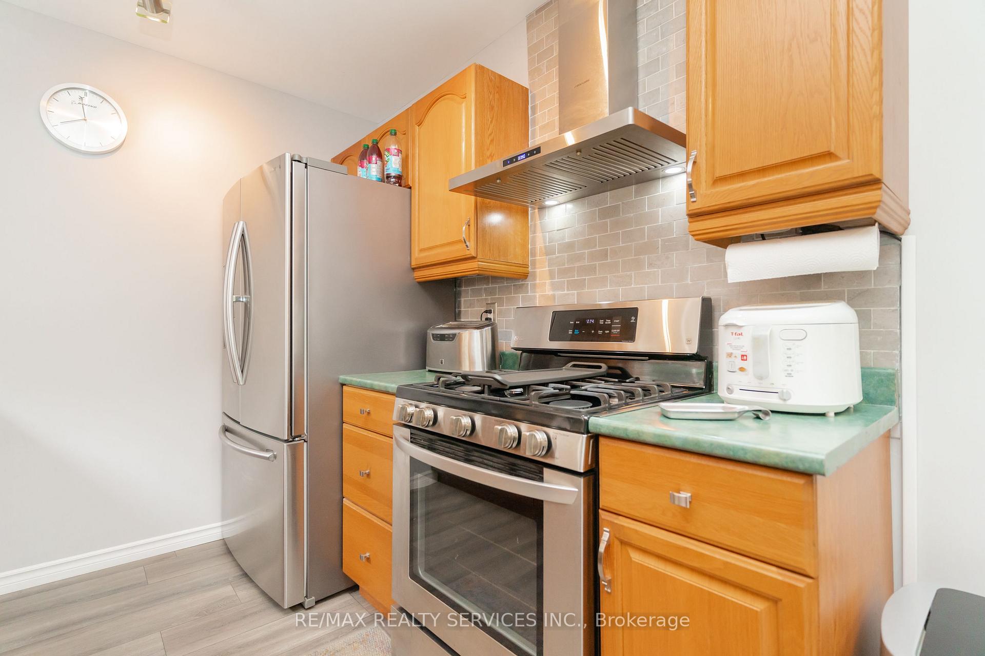 Photo 15 of 6 Lauderdale Road, Brampton, Madoc — HOMEH