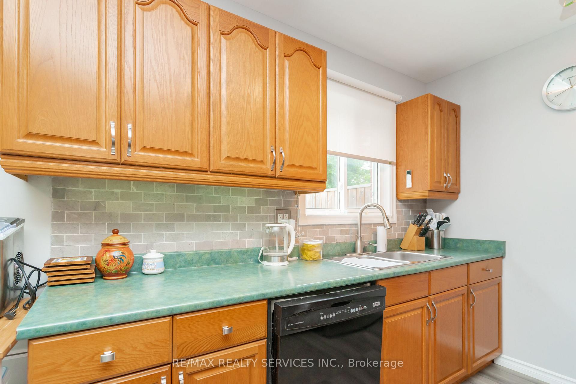 Photo 16 of 6 Lauderdale Road, Brampton, Madoc — HOMEH
