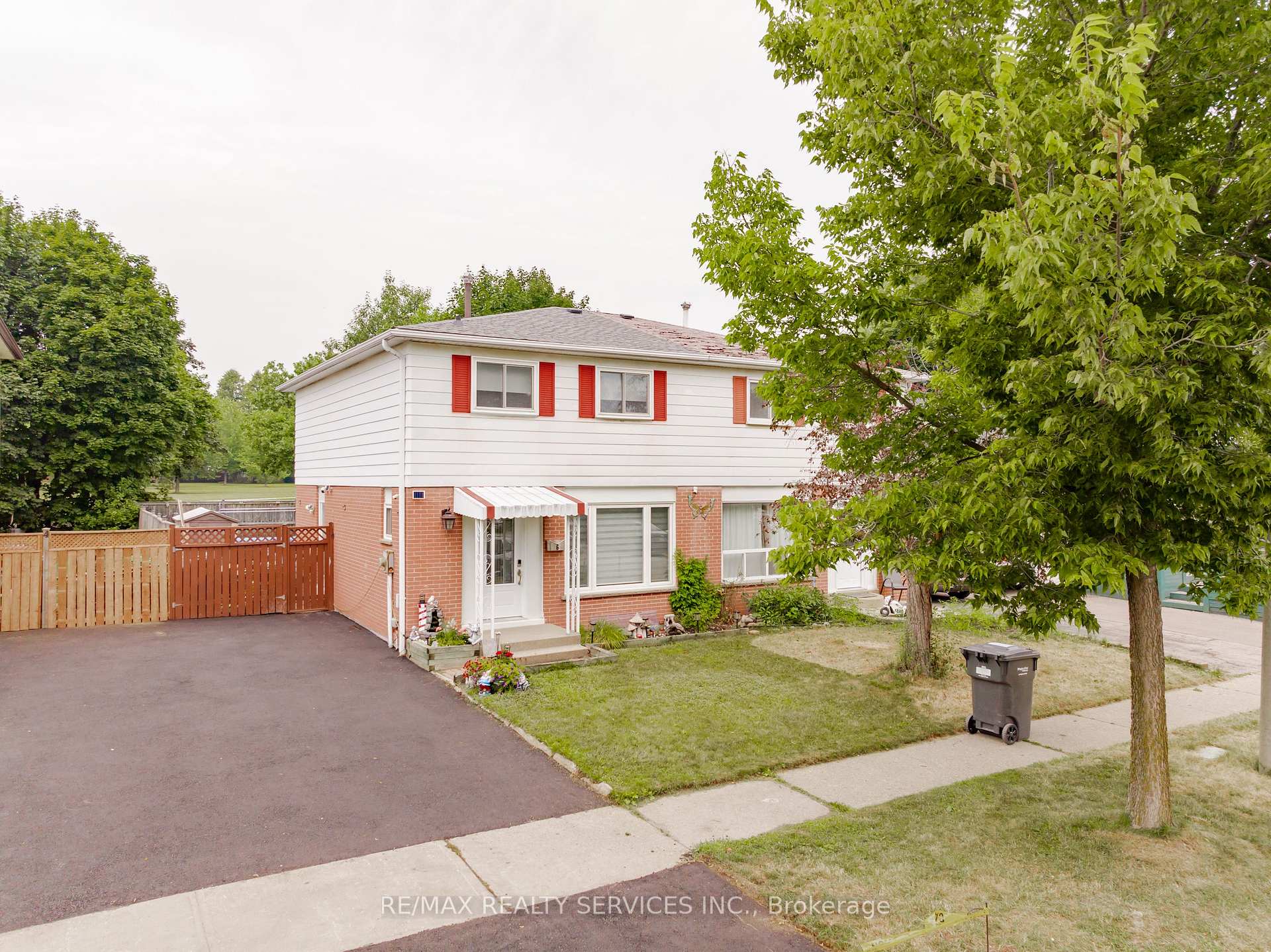 Photo 39 of 6 Lauderdale Road, Brampton, Madoc — HOMEH