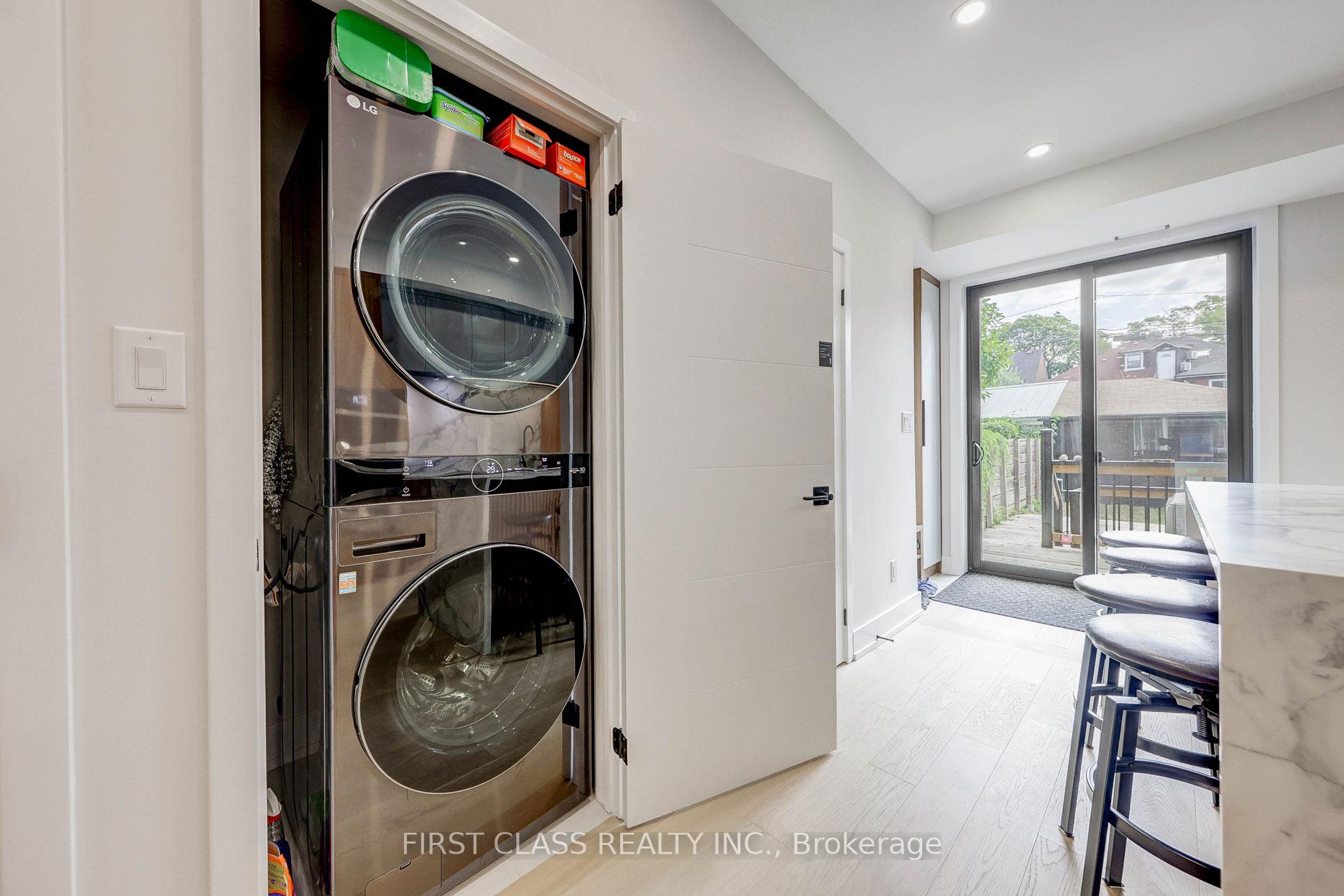 Photo 3 of Unit Ensuite 1, 431 Roxton Road, Toronto, Palmerston-Little Italy — HOMEH