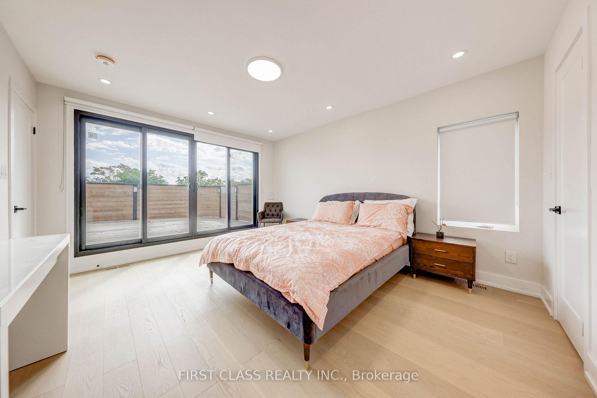 Photo 5 of Unit Ensuite 1, 431 Roxton Road, Toronto, Palmerston-Little Italy — HOMEH
