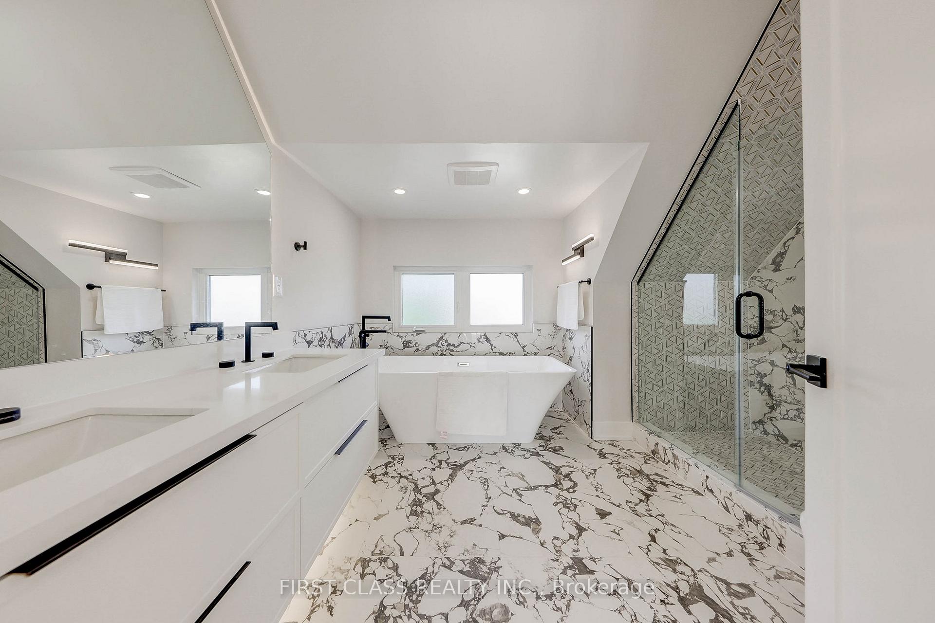 Photo 6 of Unit Ensuite 1, 431 Roxton Road, Toronto, Palmerston-Little Italy — HOMEH