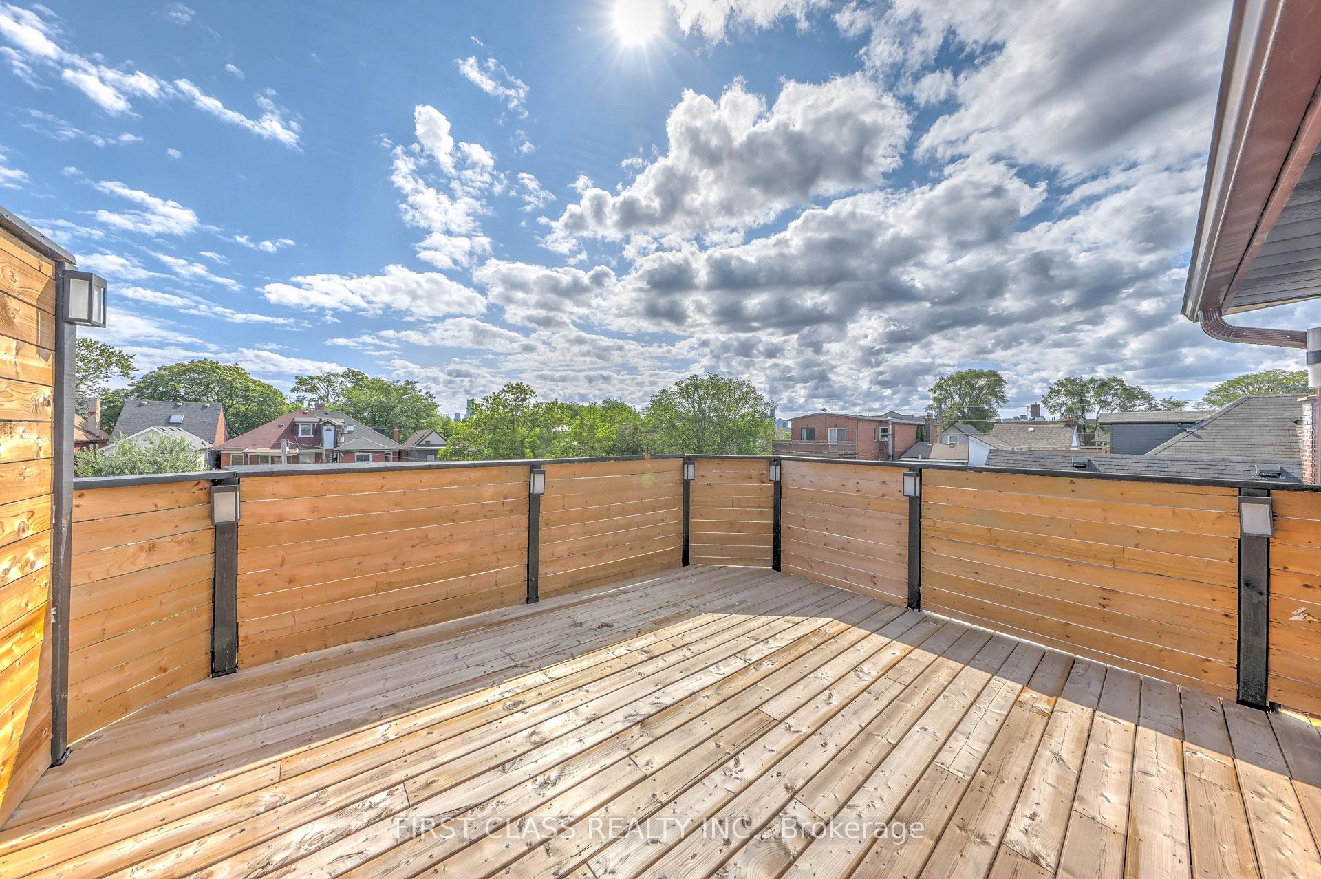 Photo 8 of Unit Ensuite 1, 431 Roxton Road, Toronto, Palmerston-Little Italy — HOMEH