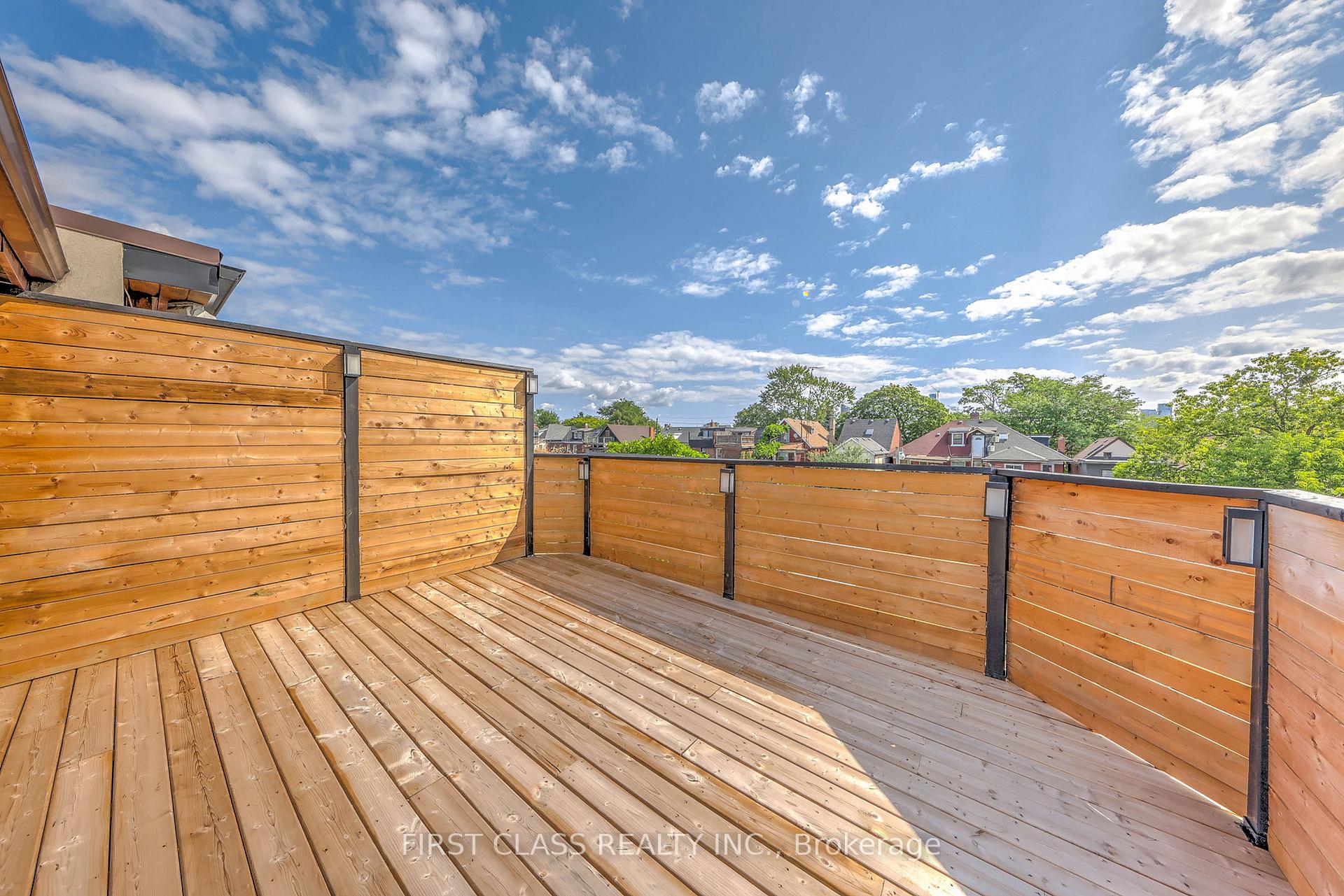 Photo 9 of Unit Ensuite 1, 431 Roxton Road, Toronto, Palmerston-Little Italy — HOMEH