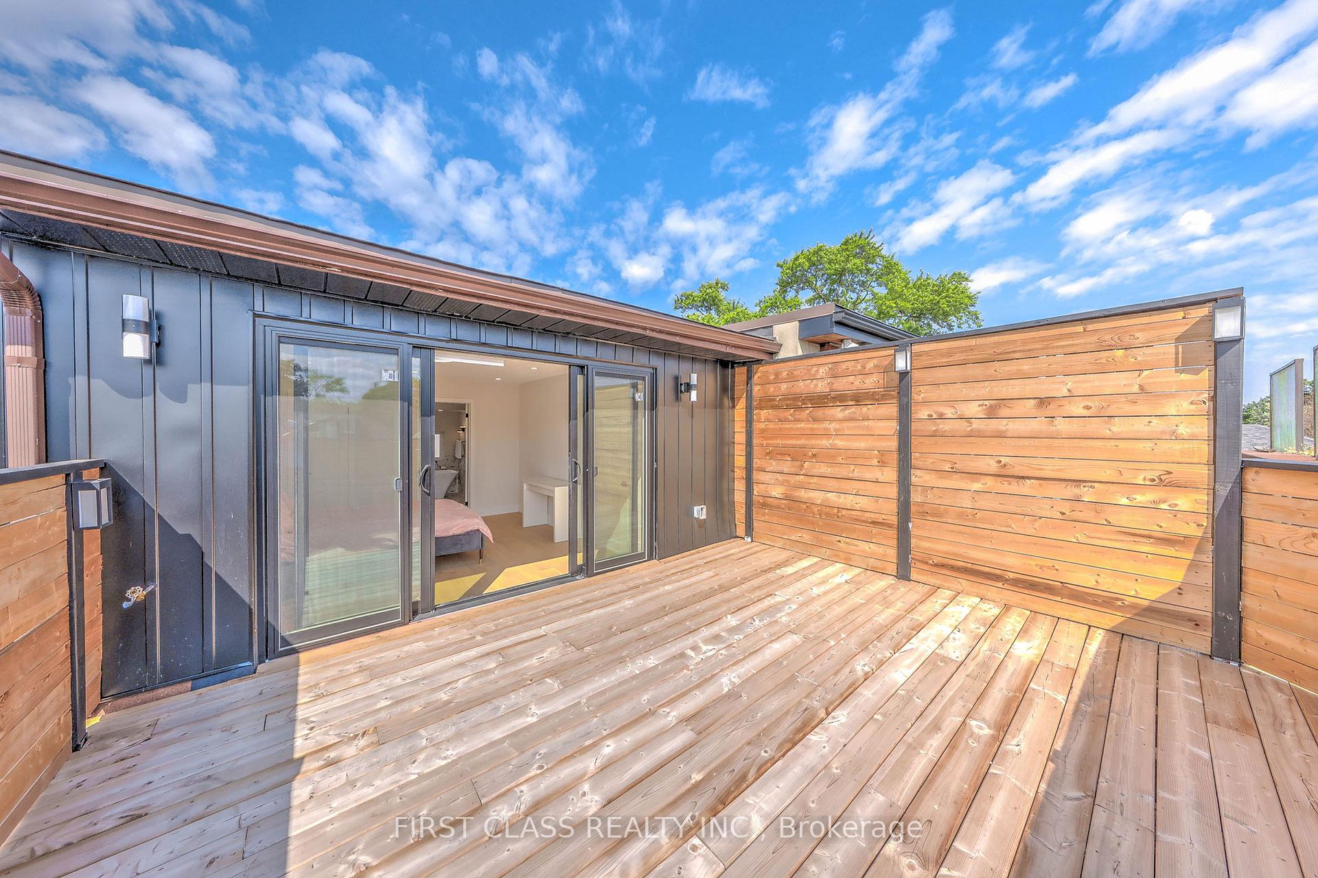 Photo 10 of Unit Ensuite 1, 431 Roxton Road, Toronto, Palmerston-Little Italy — HOMEH