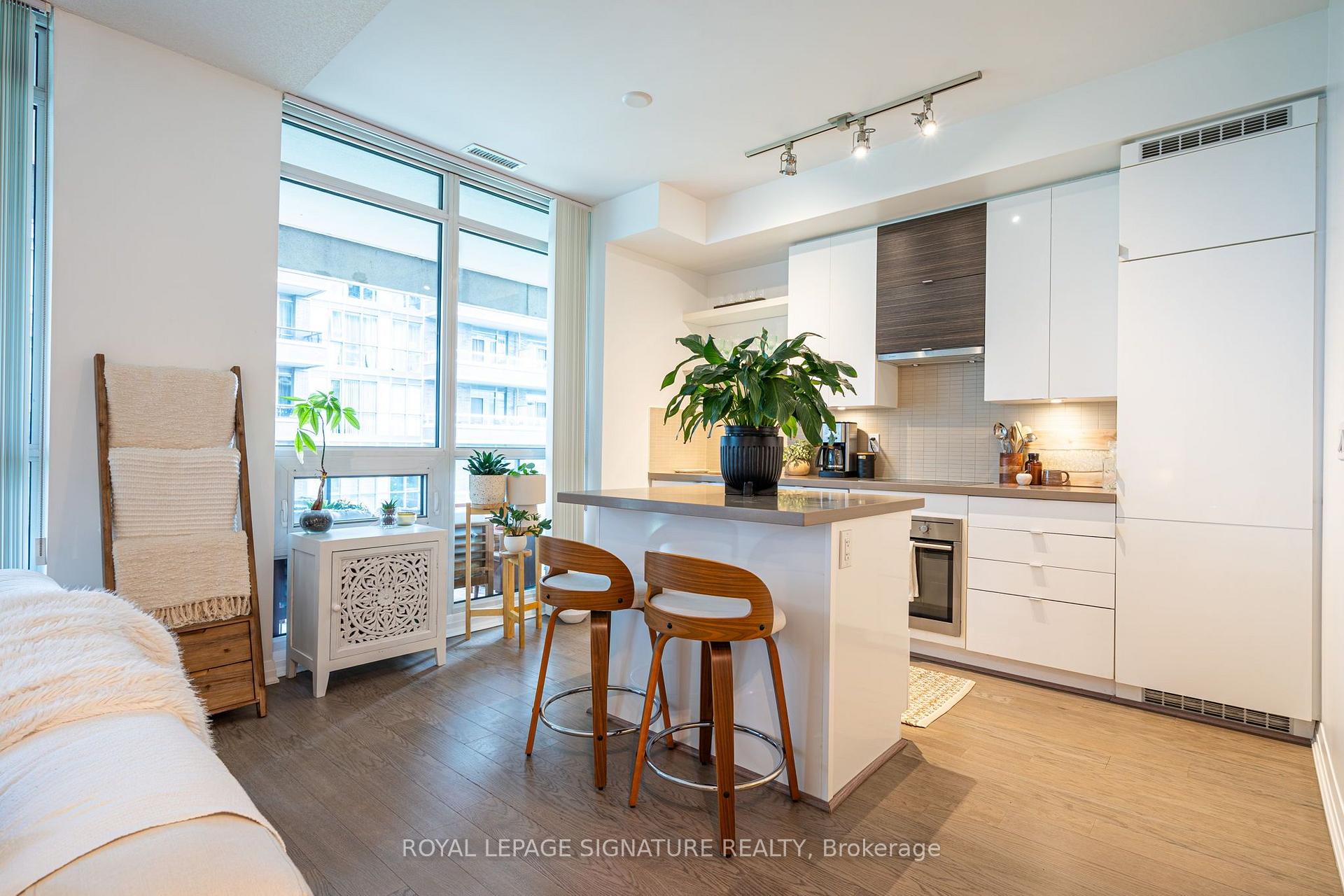Photo 8 of Unit 311, 59 Annie Craig Drive, Etobicoke, Mimico — HOMEH