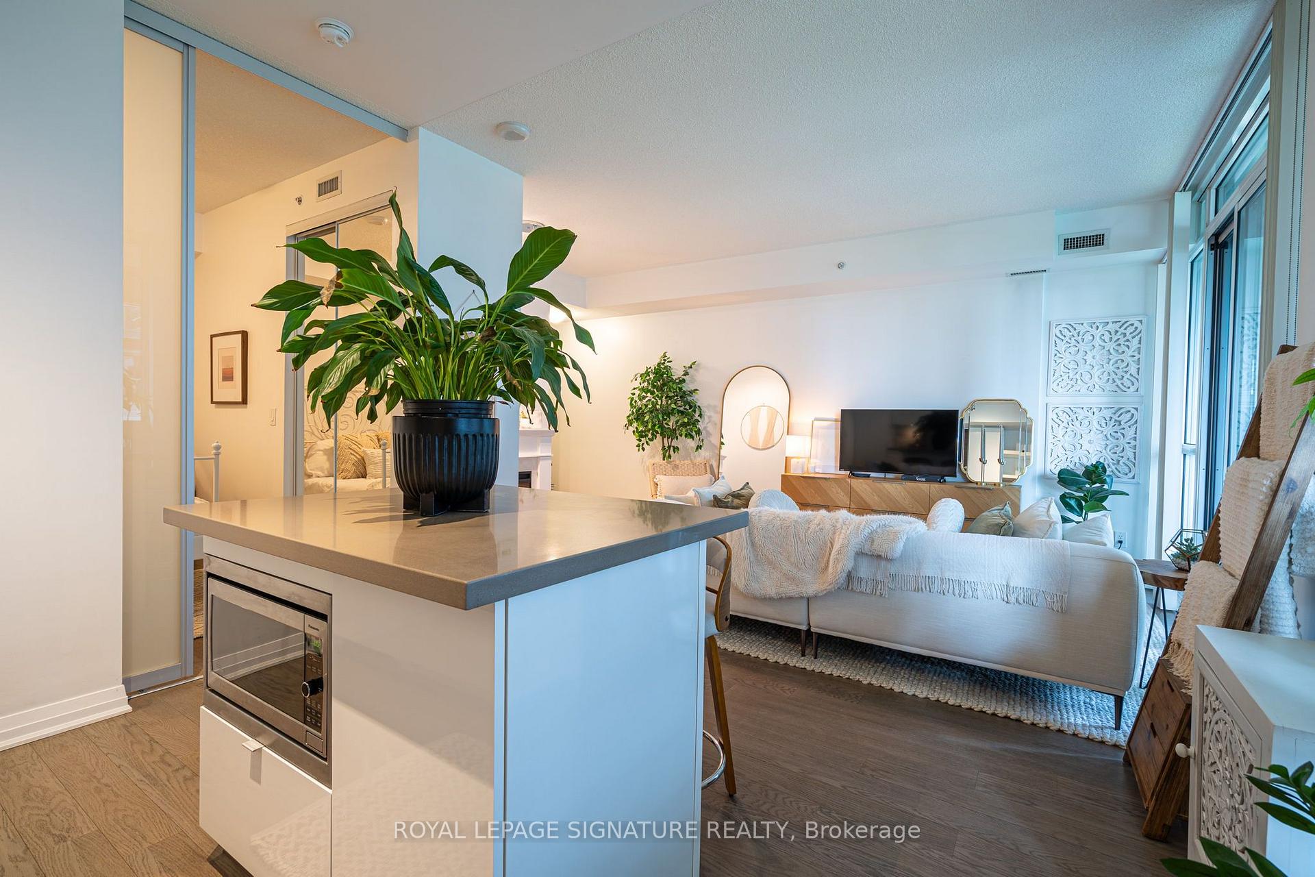 Photo 11 of Unit 311, 59 Annie Craig Drive, Etobicoke, Mimico — HOMEH