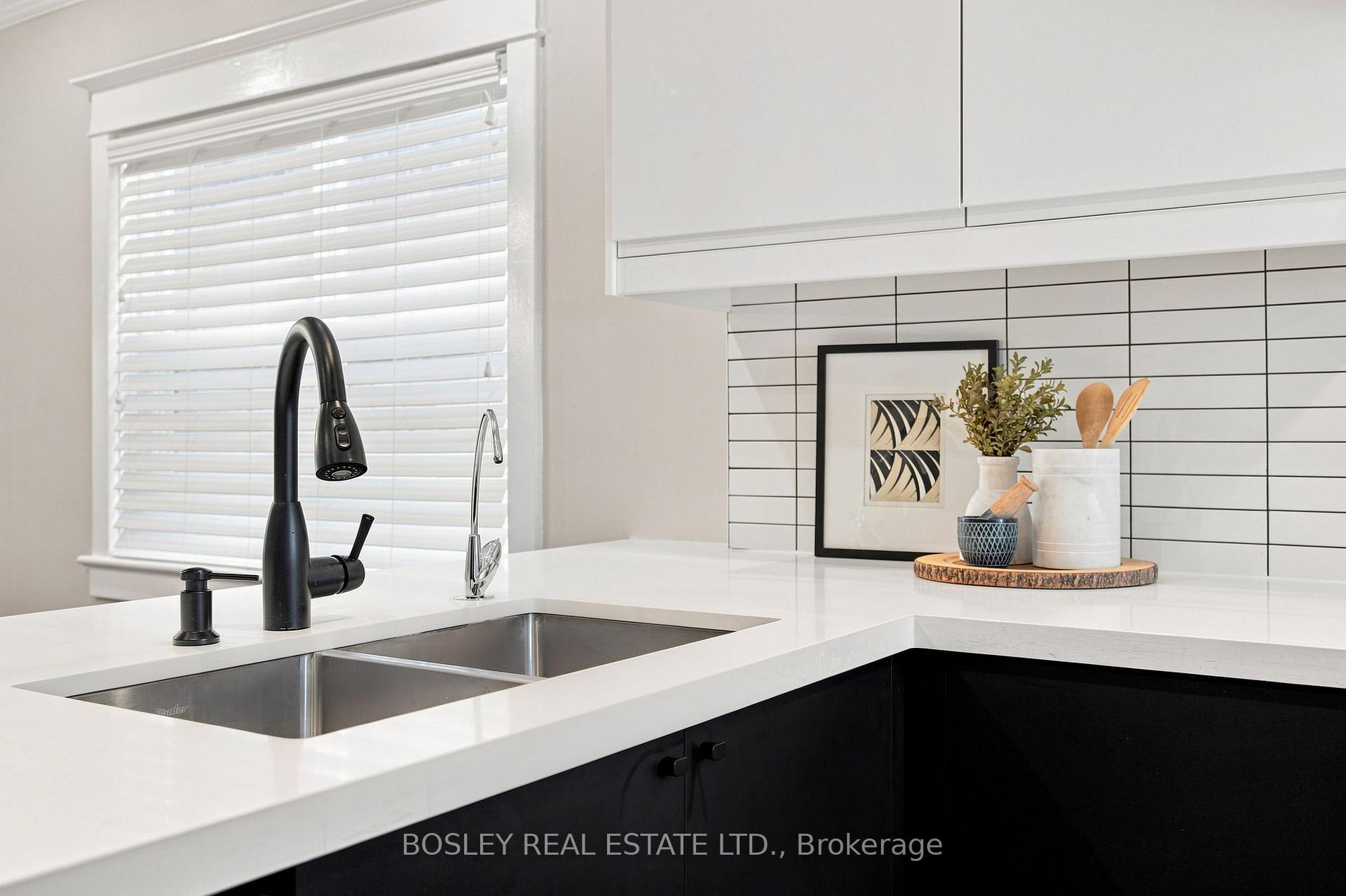 Photo 15 of 100 Springdale Boulevard, Toronto, Danforth Village-East York — HOMEH