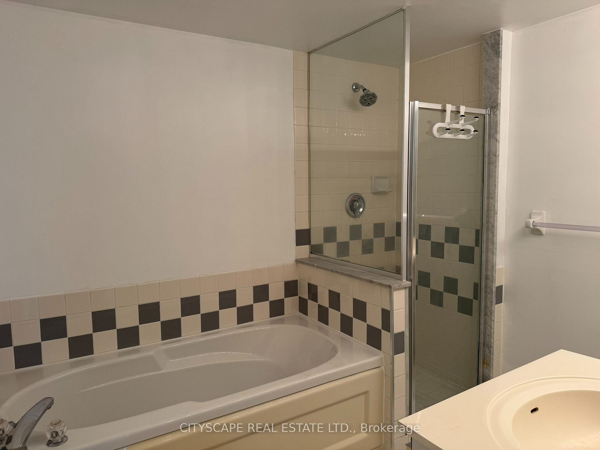 Photo 5 of Unit 1906, 101 Subway Crescent, Etobicoke, Islington-City Centre West — HOMEH