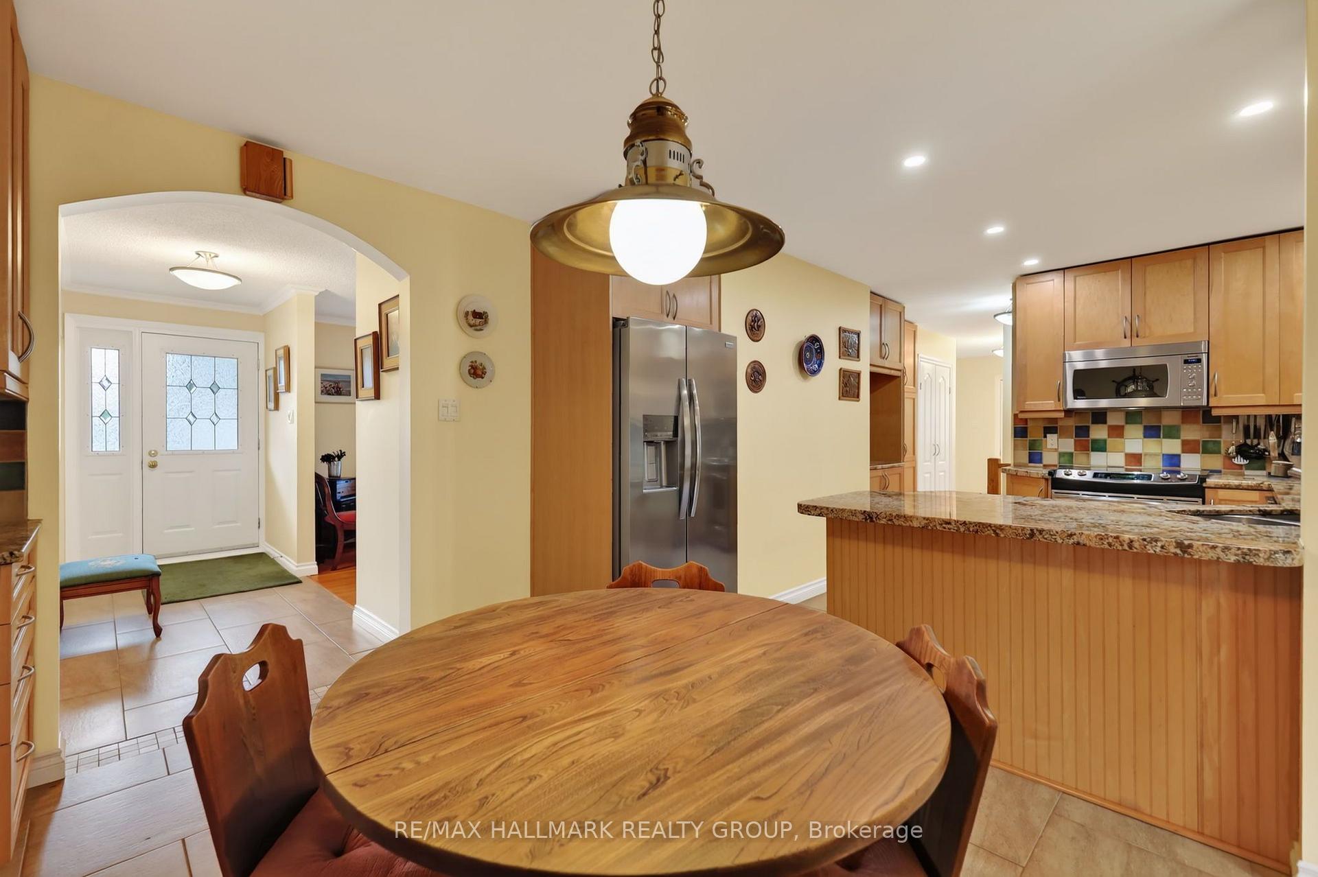 Photo 9 of 2692 Colman Street, Ottawa, Riverside Park — HOMEH