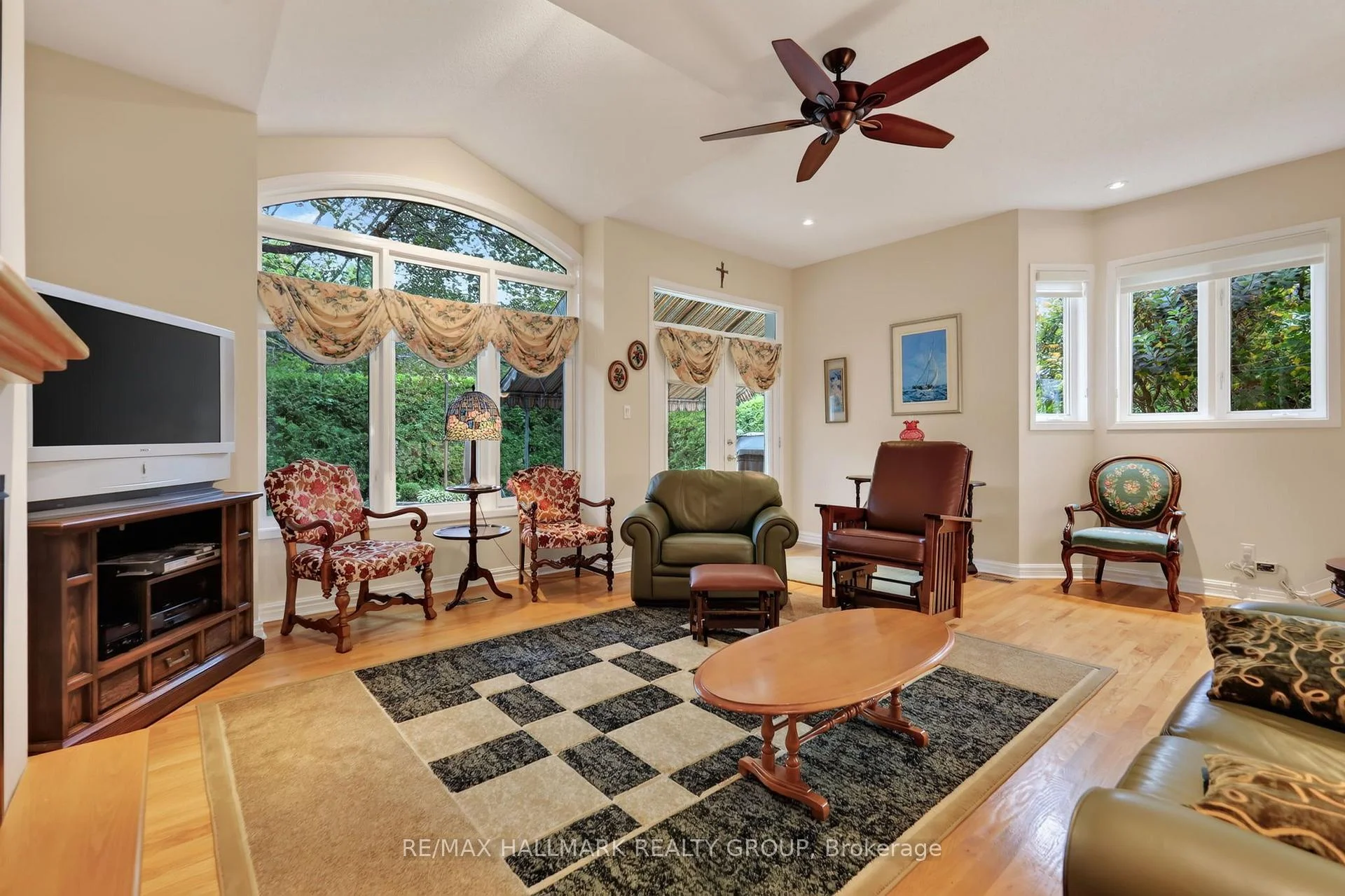 Photo 13 of 2692 Colman Street, Ottawa, Riverside Park — HOMEH
