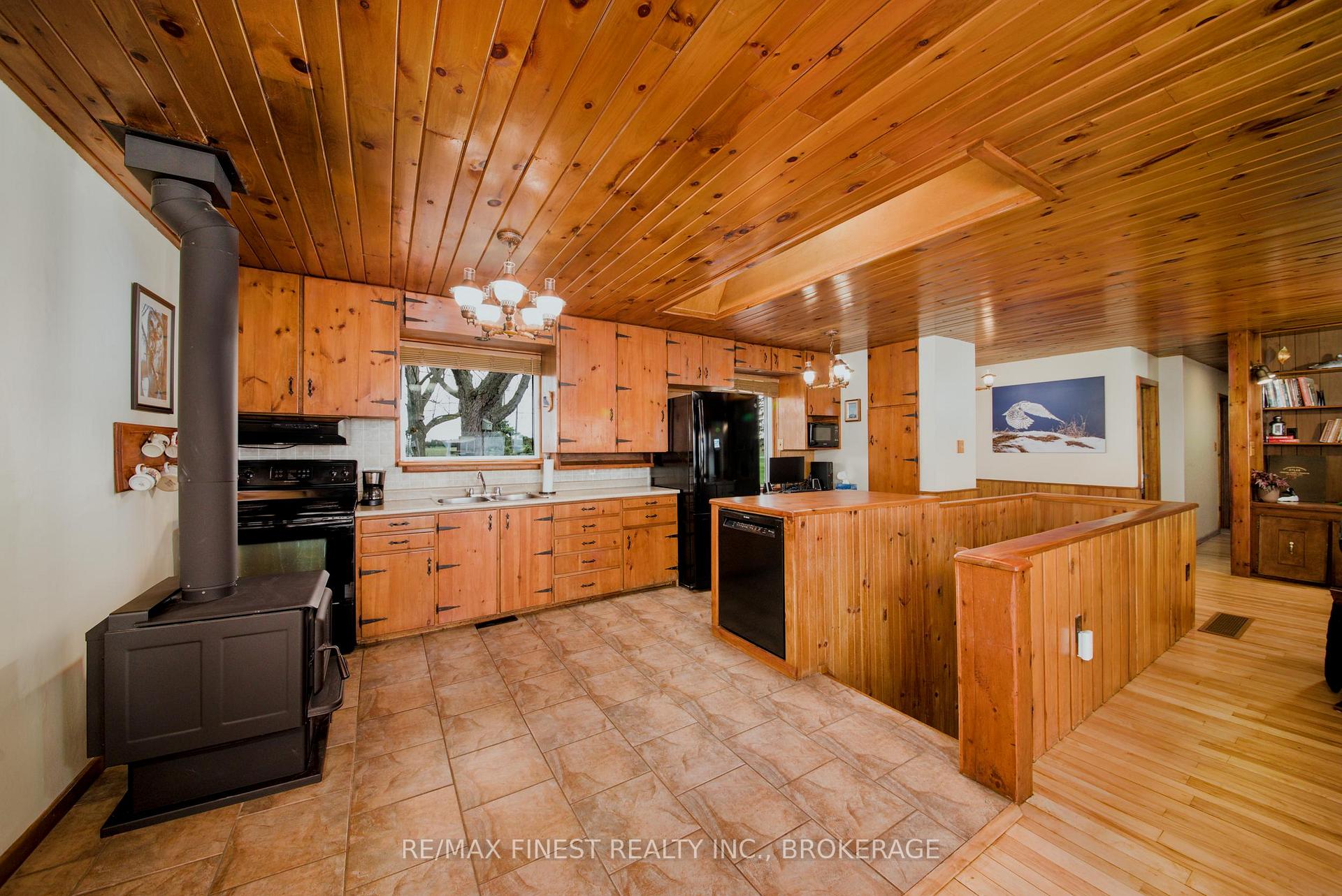 Photo 11 of 10930 Front Road, Loyalist, Amherst Island — HOMEH