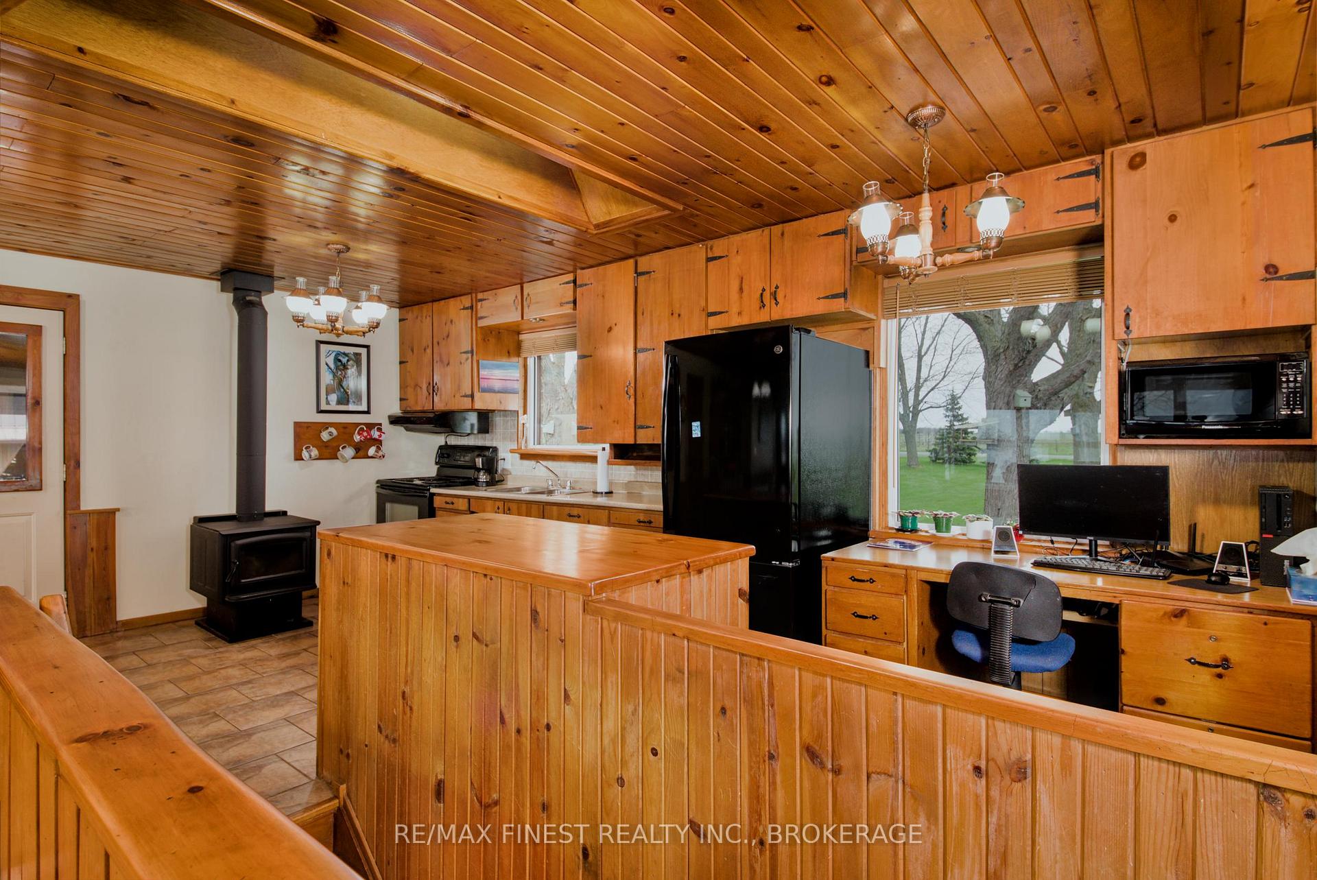 Photo 12 of 10930 Front Road, Loyalist, Amherst Island — HOMEH