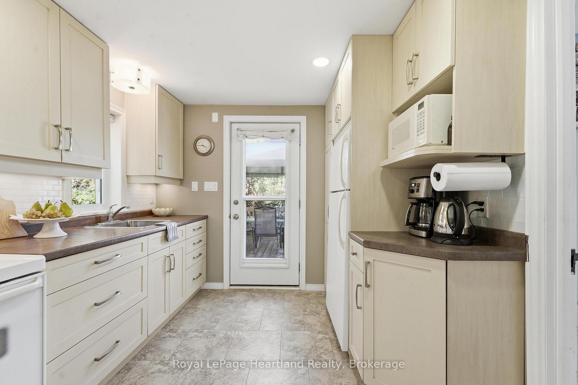 Photo 17 of 9 Maple Lane, Ashfield-Colborne-Wawanosh, Ashfield — HOMEH