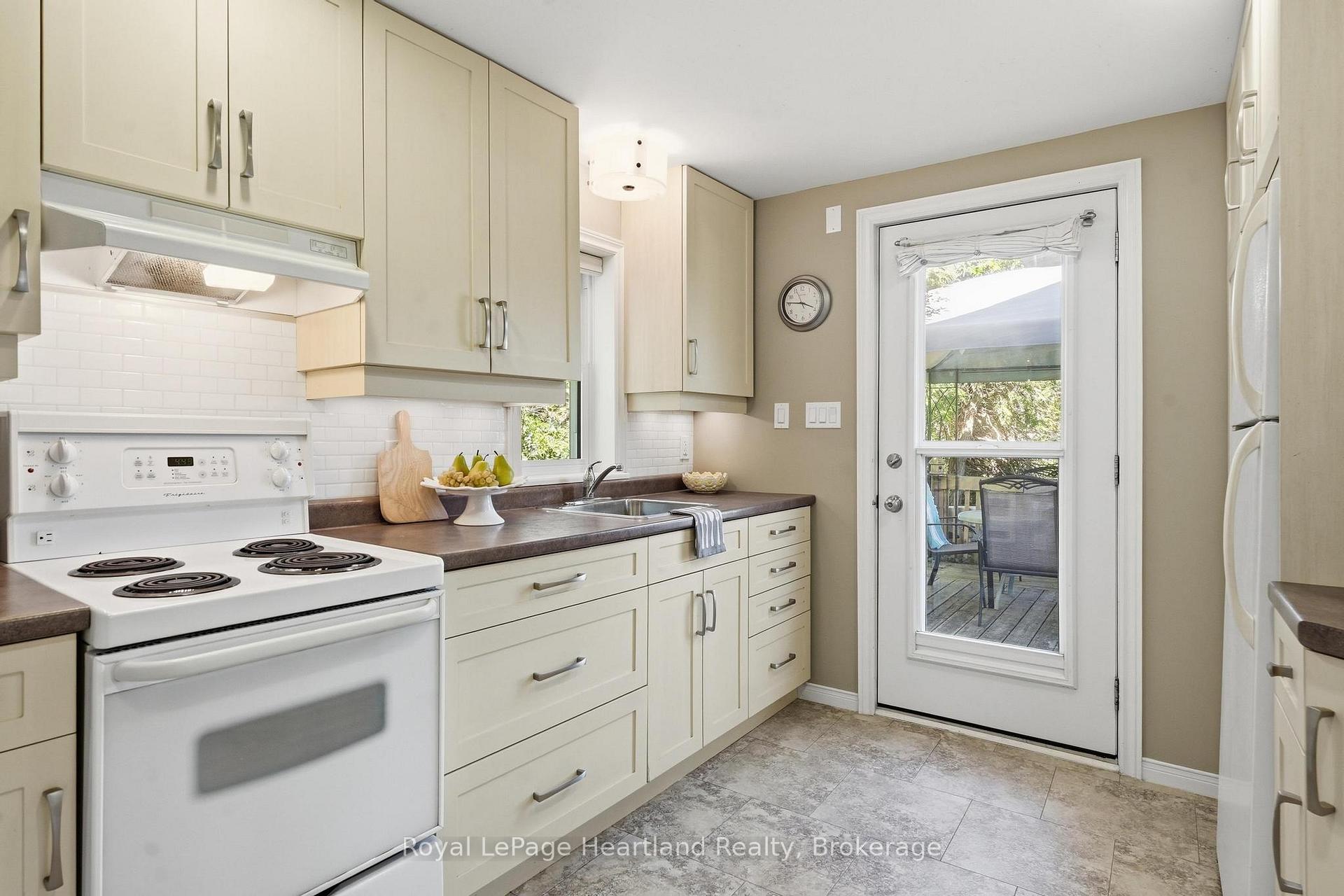 Photo 18 of 9 Maple Lane, Ashfield-Colborne-Wawanosh, Ashfield — HOMEH