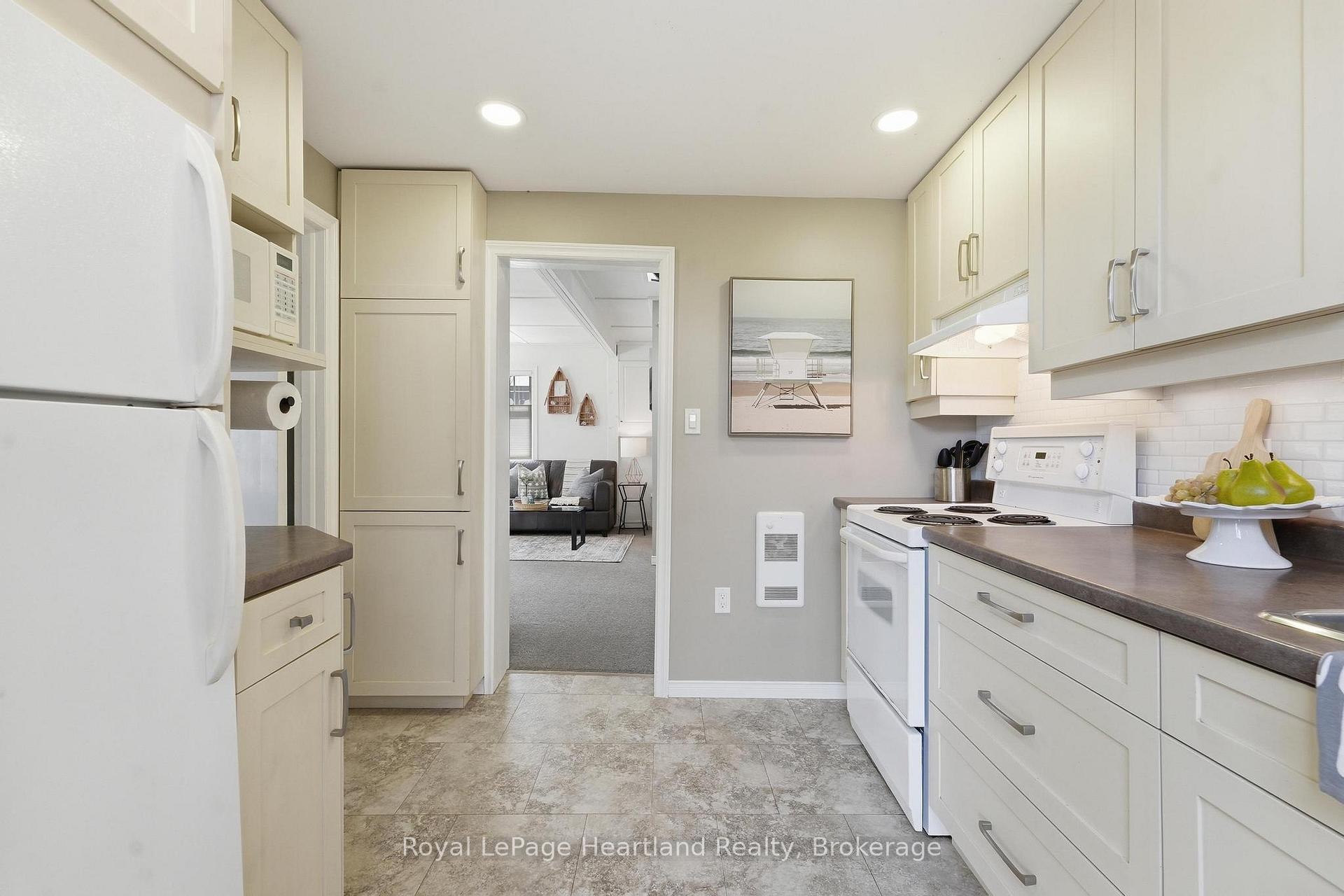 Photo 20 of 9 Maple Lane, Ashfield-Colborne-Wawanosh, Ashfield — HOMEH