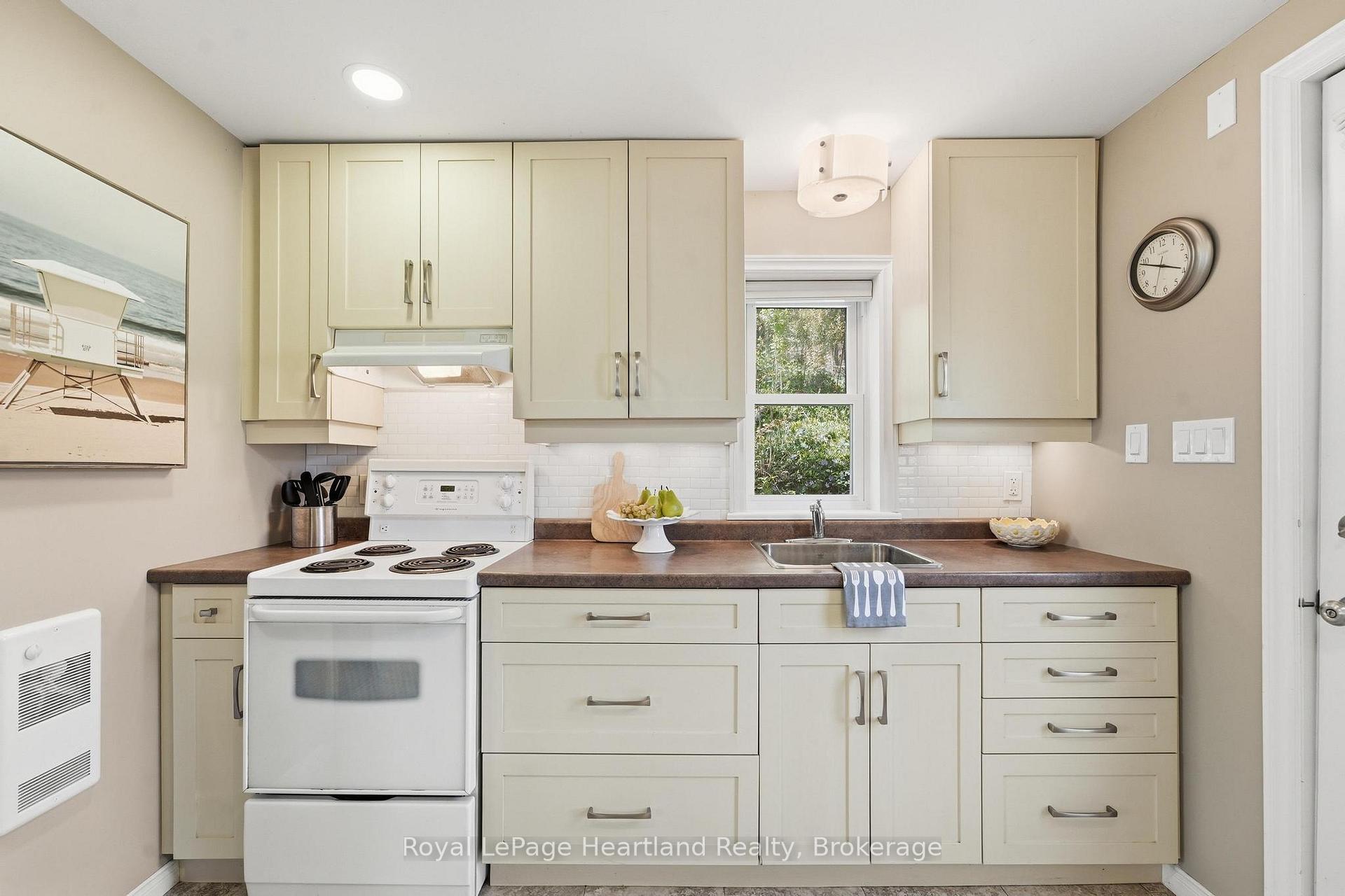 Photo 21 of 9 Maple Lane, Ashfield-Colborne-Wawanosh, Ashfield — HOMEH