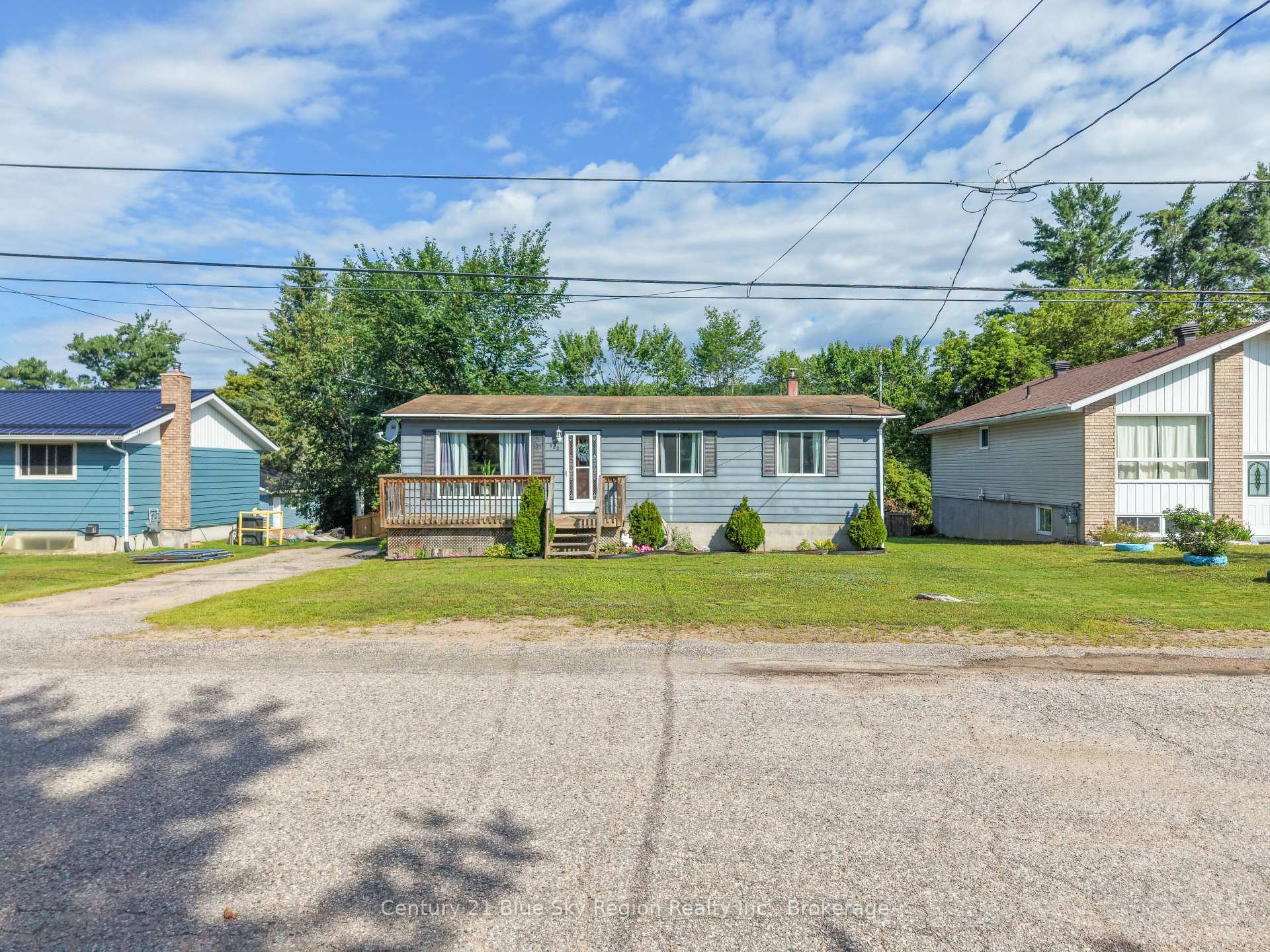 Photo 2 of 980 Lily Street, Mattawa — HOMEH