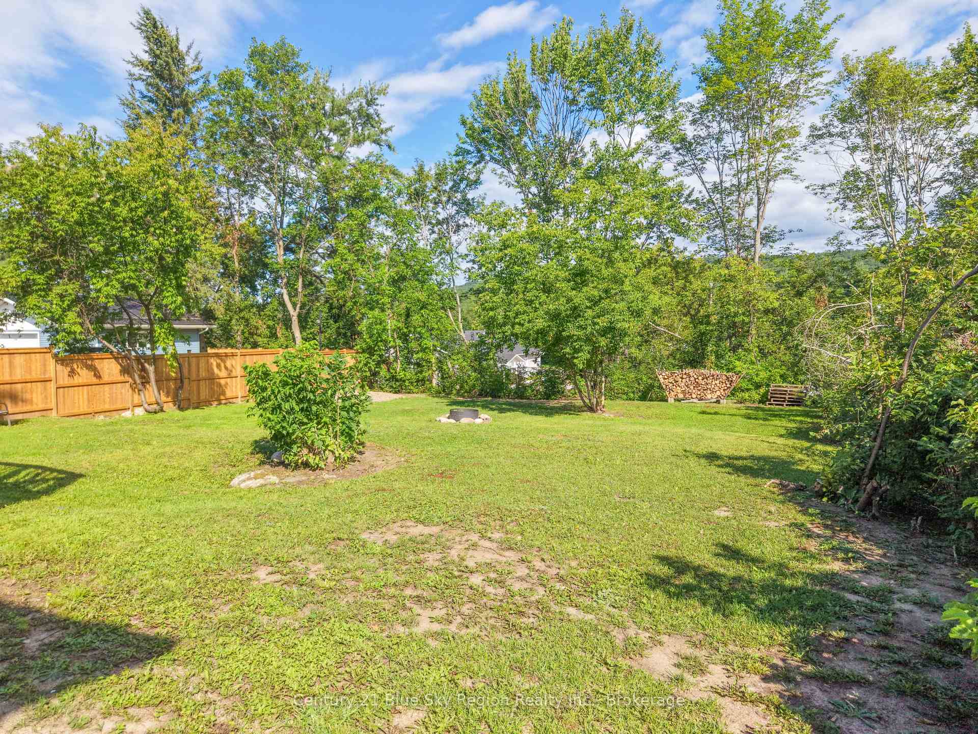 Photo 4 of 980 Lily Street, Mattawa — HOMEH
