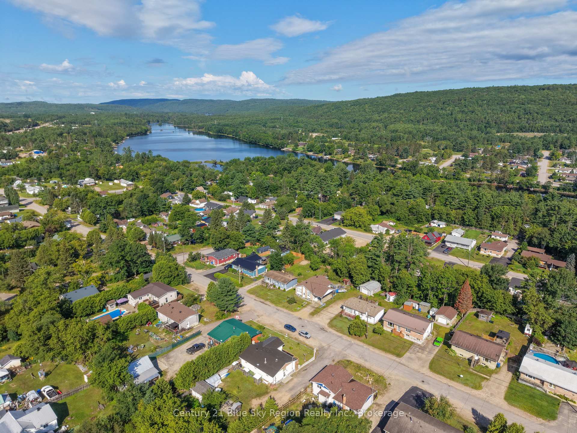 Photo 6 of 980 Lily Street, Mattawa — HOMEH