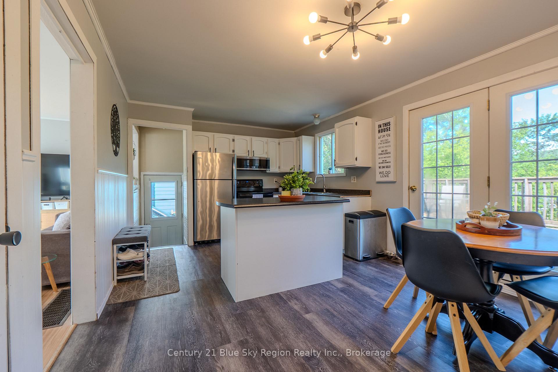 Photo 8 of 980 Lily Street, Mattawa — HOMEH
