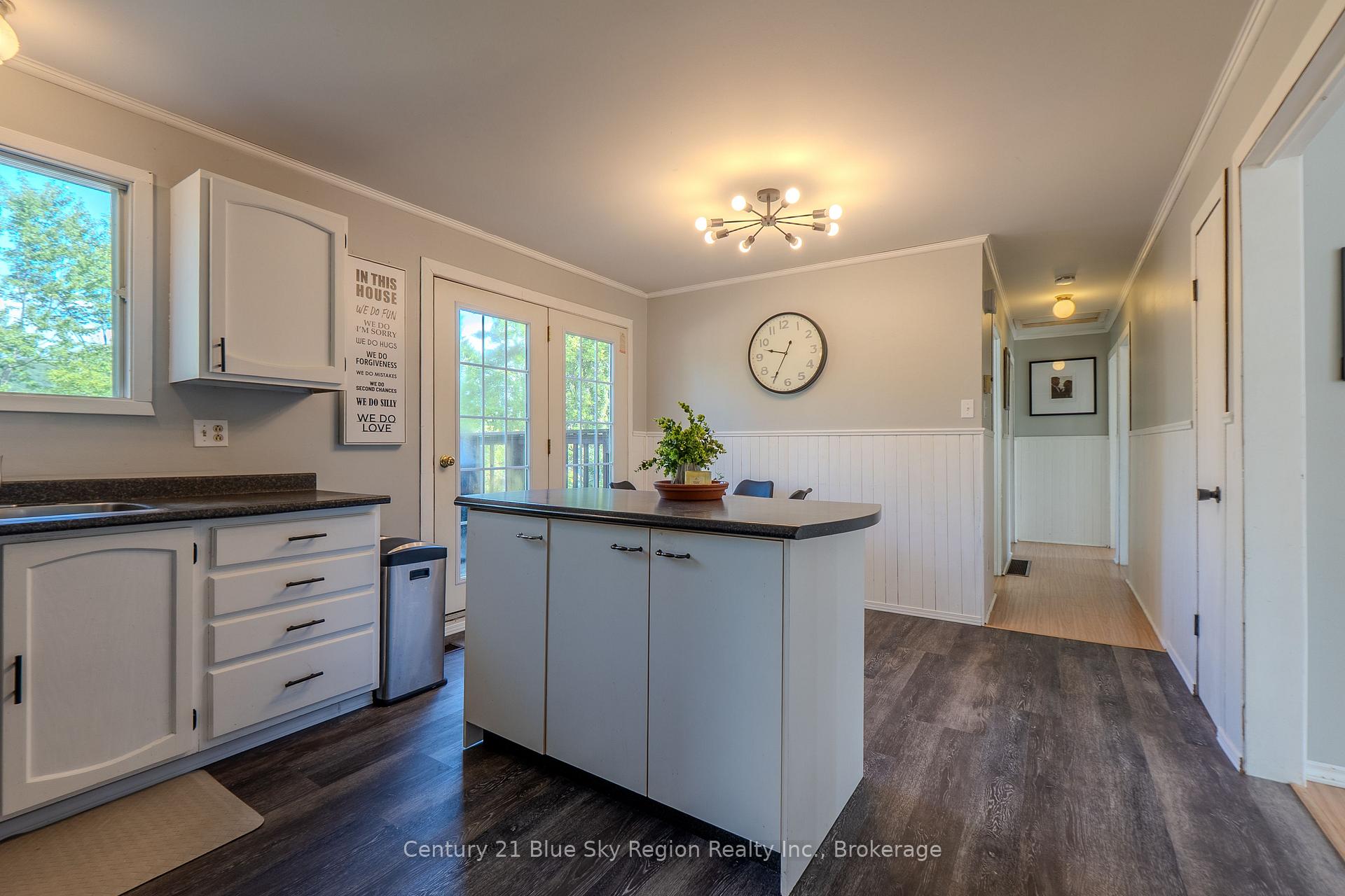 Photo 12 of 980 Lily Street, Mattawa — HOMEH