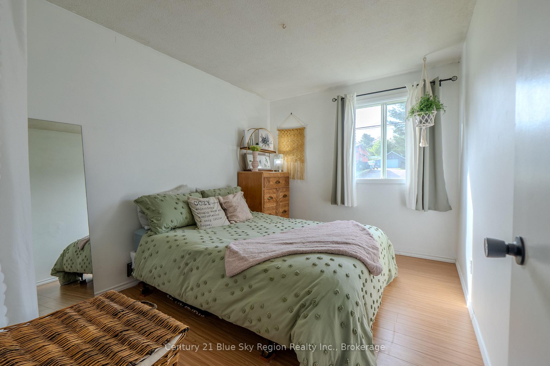 Photo 24 of 980 Lily Street, Mattawa — HOMEH