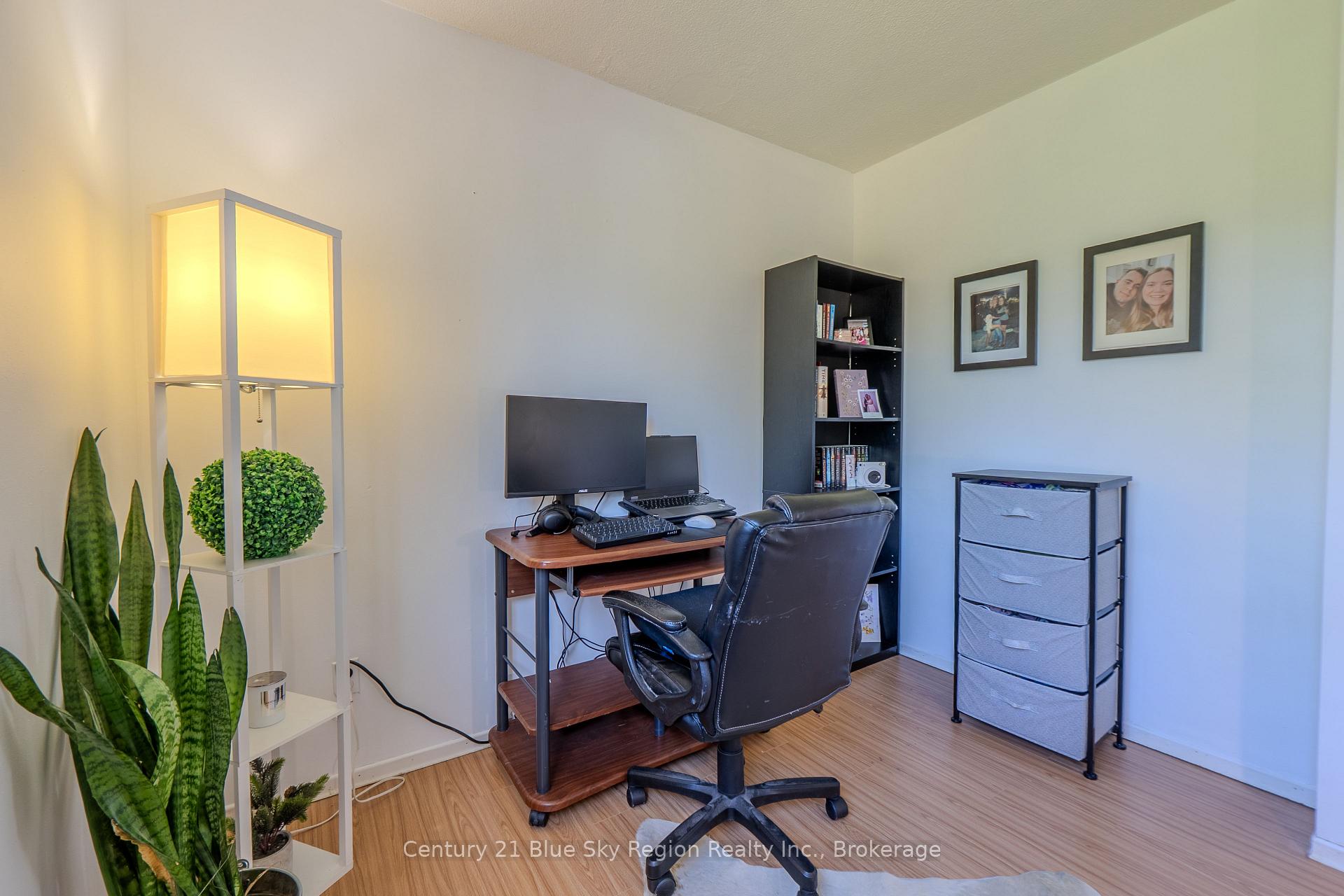 Photo 27 of 980 Lily Street, Mattawa — HOMEH