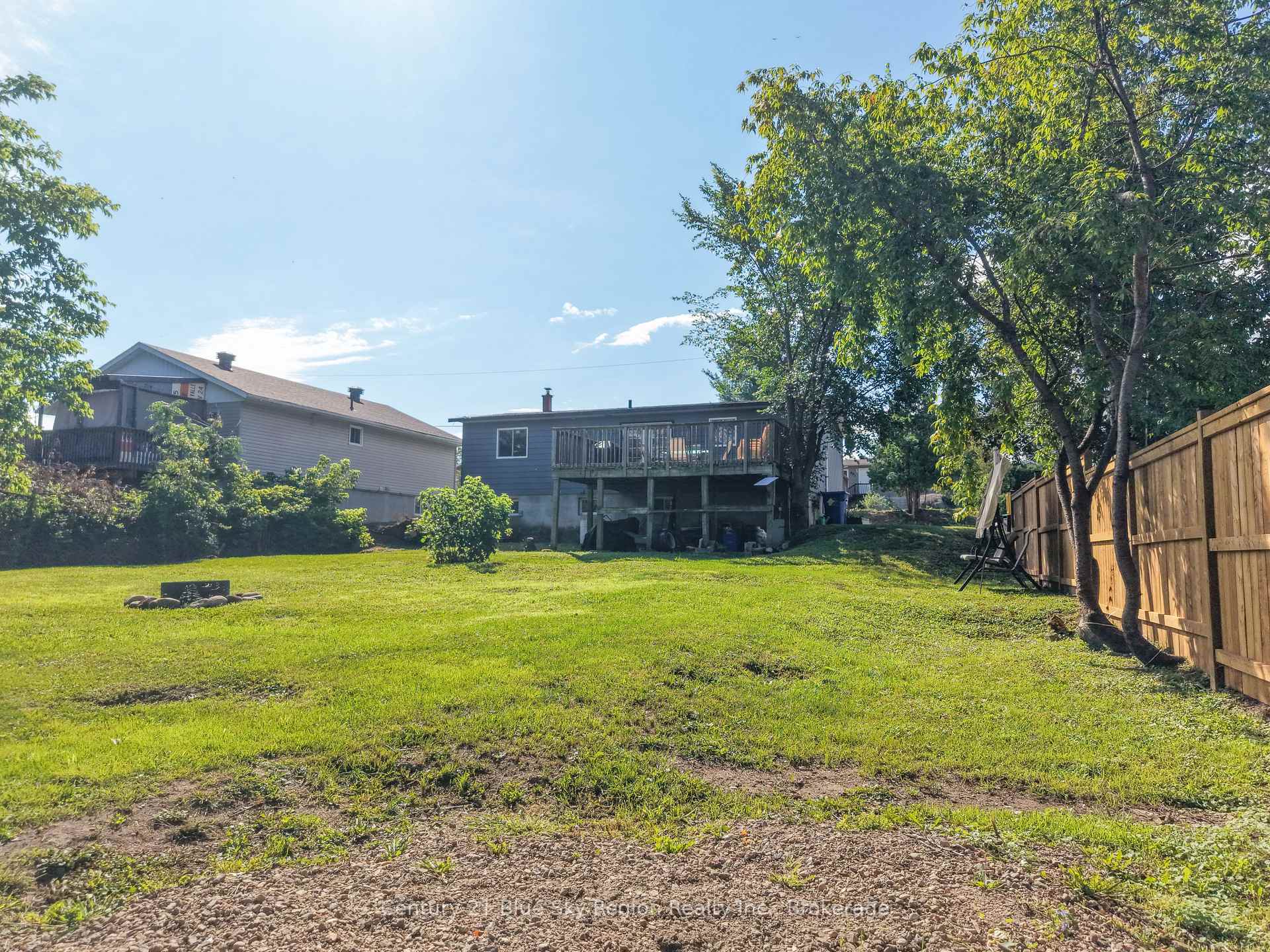 Photo 35 of 980 Lily Street, Mattawa — HOMEH