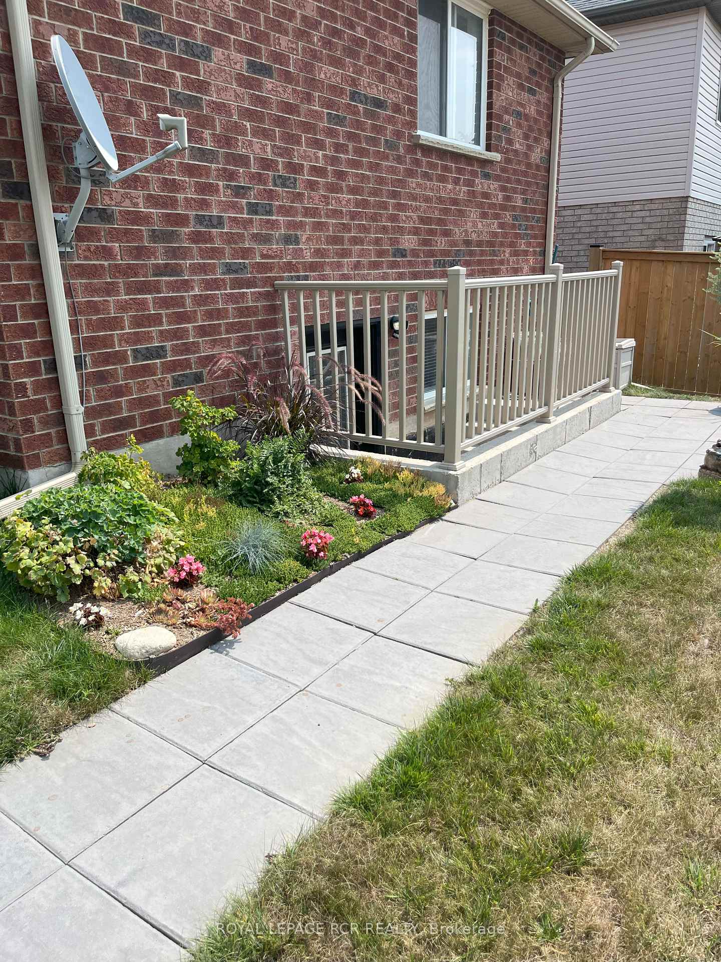 Photo 2 of Unit Lower Level, 77 Biscayne Crescent, Orangeville — HOMEH