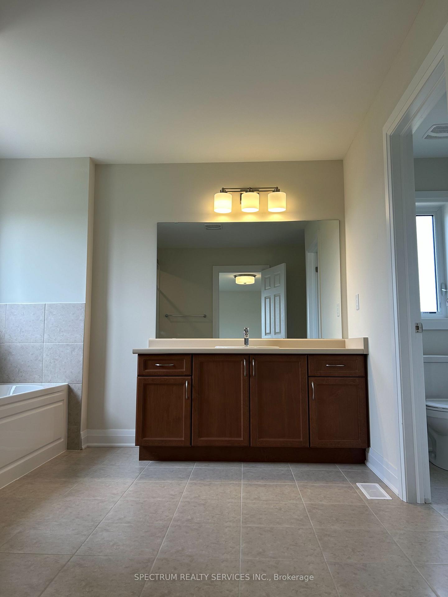 Photo 16 of 4 Arding Circle, Brantford, Empire South — HOMEH