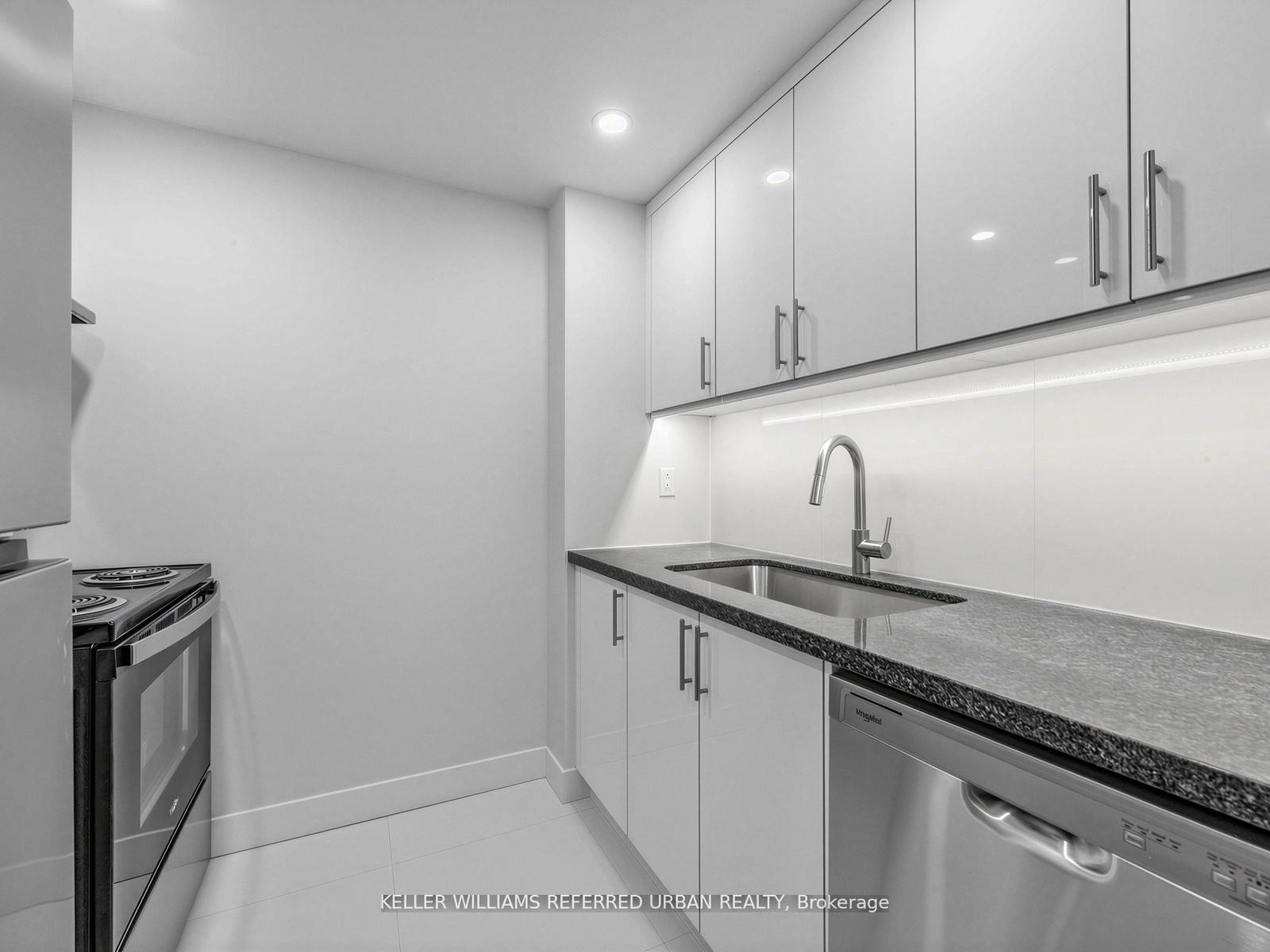 Photo 4 of Unit 217, 7 Bishop Avenue, North York, Newtonbrook East — HOMEH