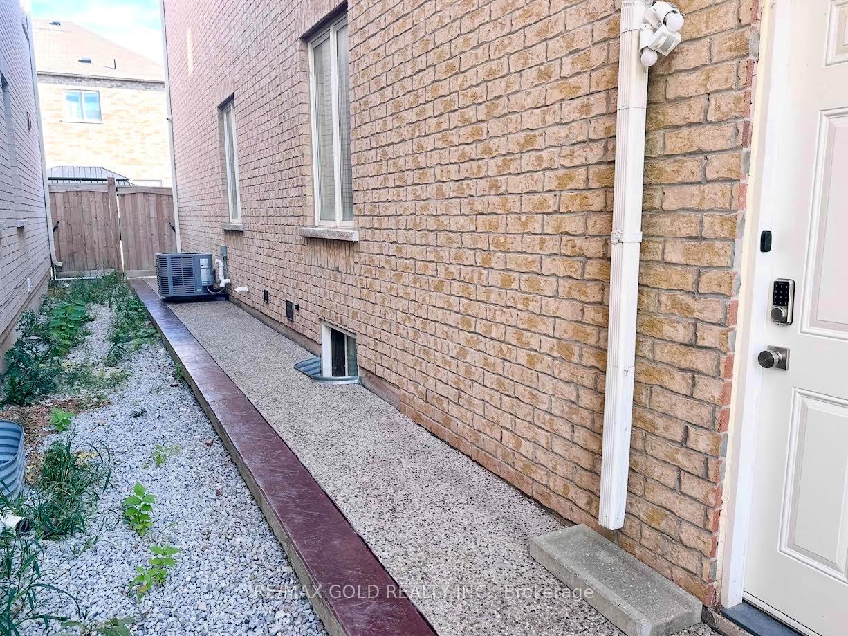 Photo 5 of Unit 1, 298 Etheridge Avenue, Milton, Ford — HOMEH