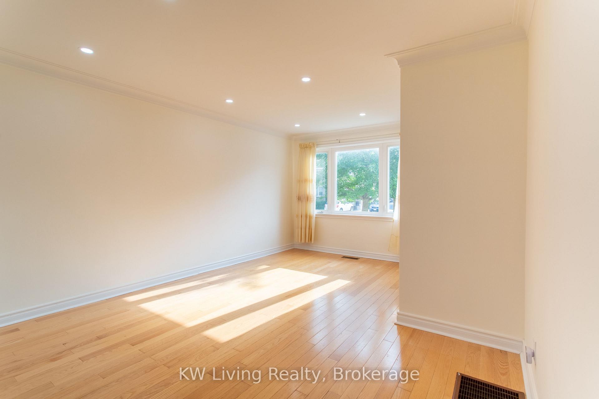 Photo 11 of 9 Rupert Street, Scarborough, Clairlea-Birchmount — HOMEH