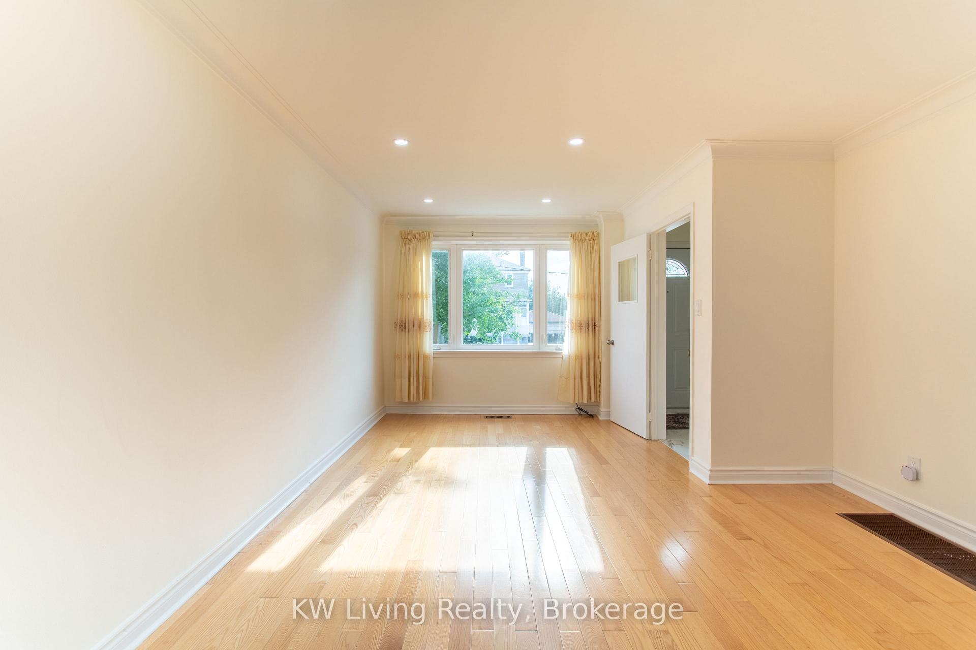 Photo 12 of 9 Rupert Street, Scarborough, Clairlea-Birchmount — HOMEH