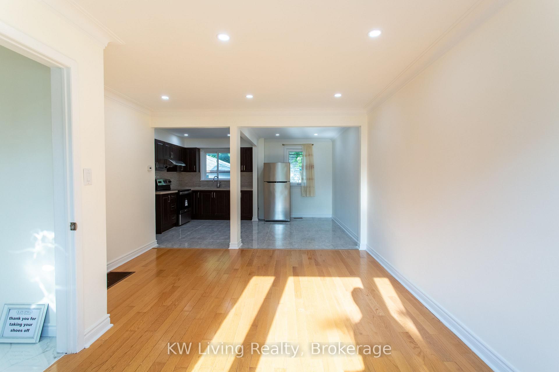 Photo 9 of 9 Rupert Street, Scarborough, Clairlea-Birchmount — HOMEH