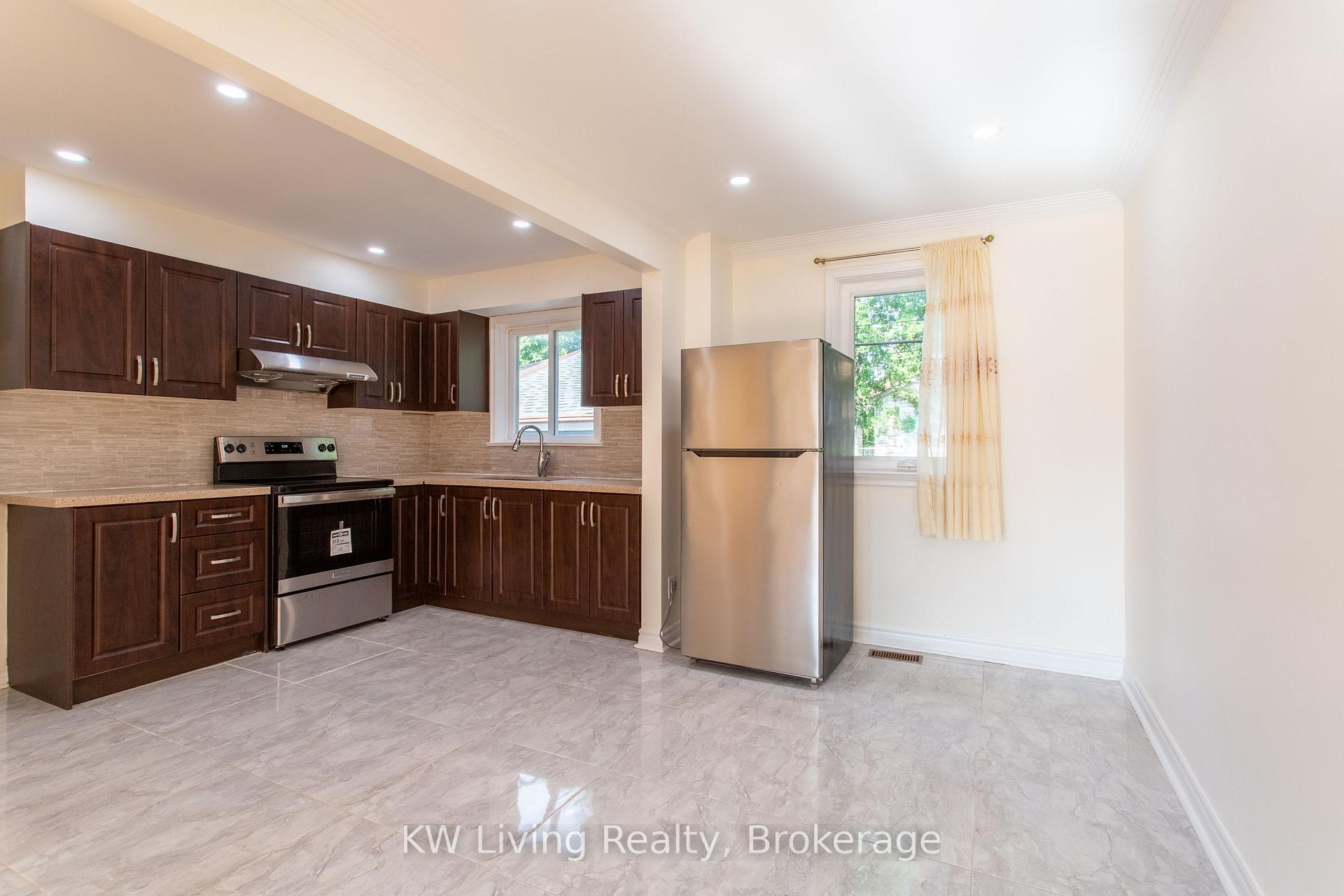 Photo 6 of 9 Rupert Street, Scarborough, Clairlea-Birchmount — HOMEH