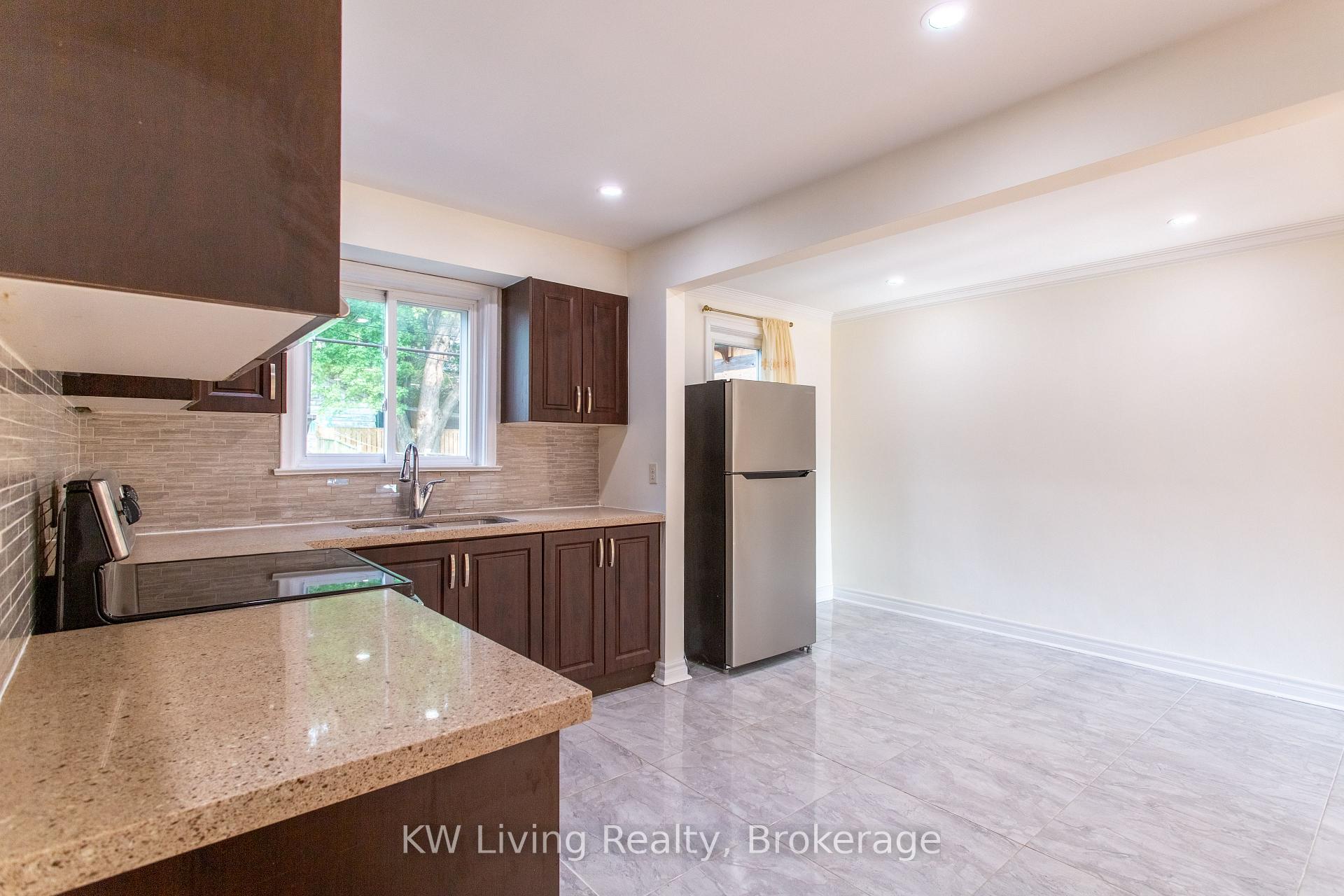 Photo 14 of 9 Rupert Street, Scarborough, Clairlea-Birchmount — HOMEH