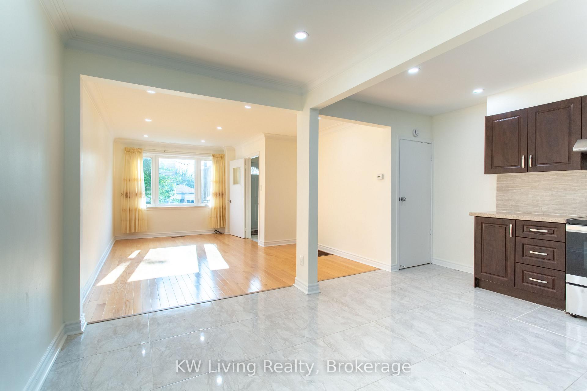 Photo 7 of 9 Rupert Street, Scarborough, Clairlea-Birchmount — HOMEH