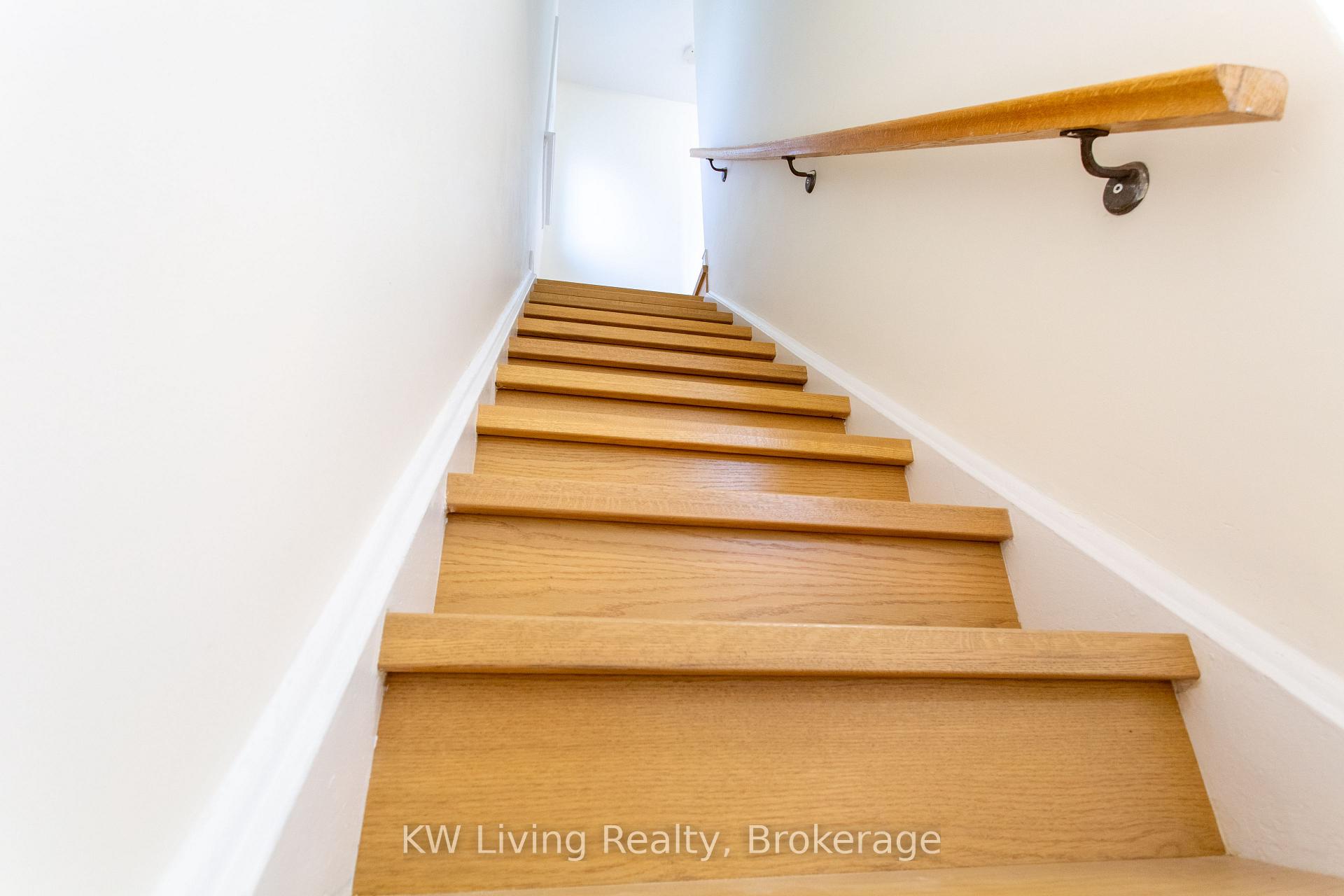 Photo 17 of 9 Rupert Street, Scarborough, Clairlea-Birchmount — HOMEH