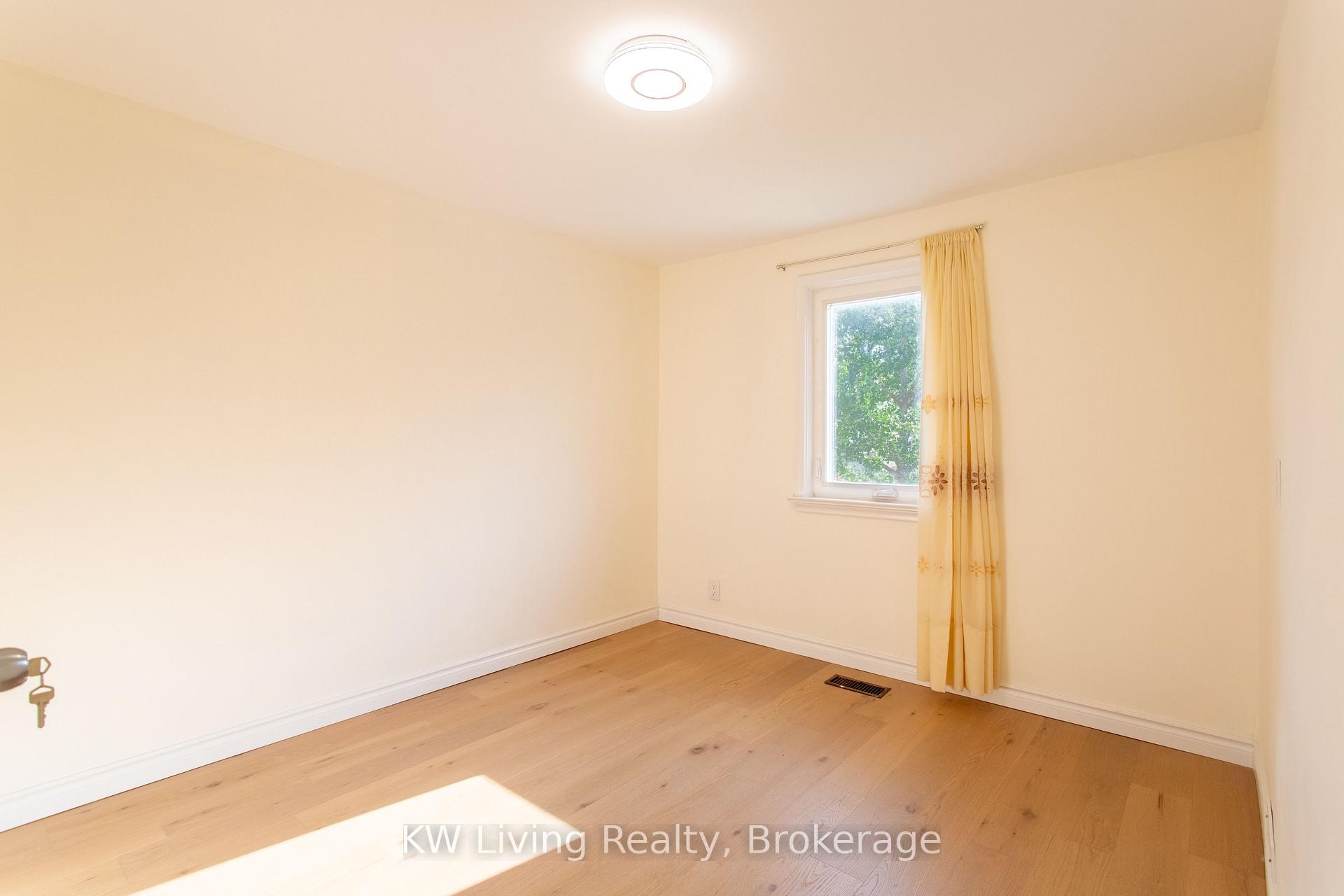 Photo 18 of 9 Rupert Street, Scarborough, Clairlea-Birchmount — HOMEH