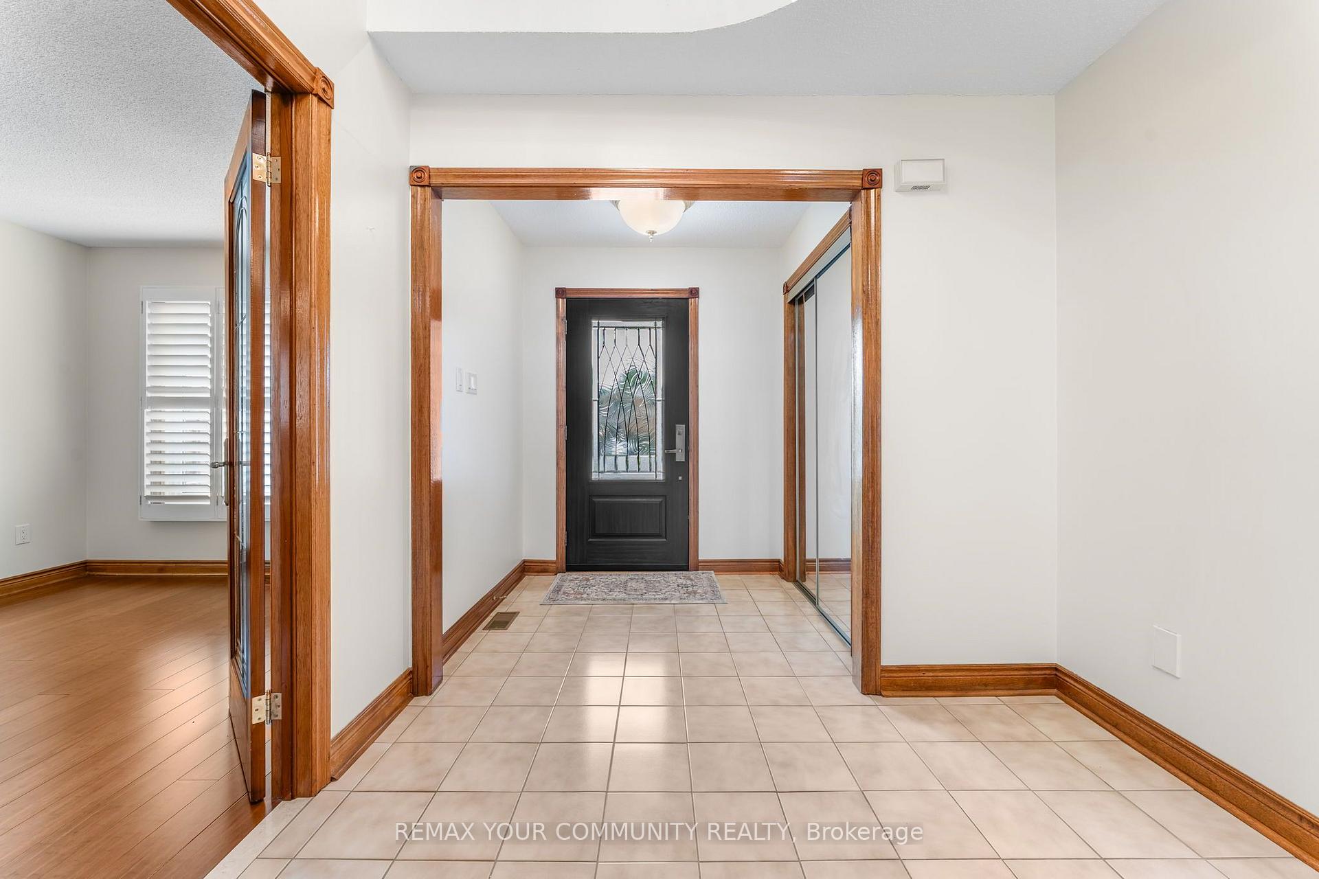 Photo 7 of 4 Tomel Court, Caledon, Bolton West — HOMEH