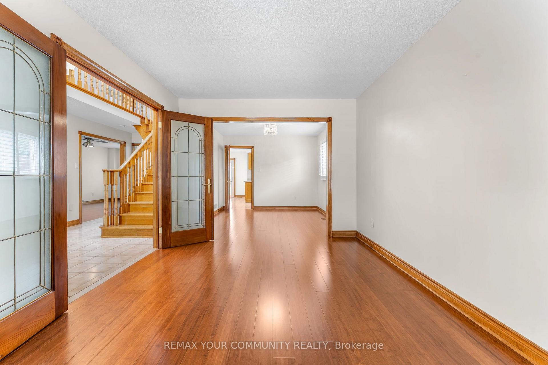 Photo 12 of 4 Tomel Court, Caledon, Bolton West — HOMEH