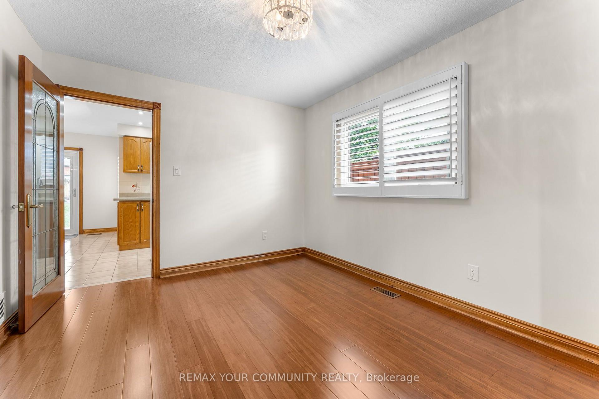 Photo 14 of 4 Tomel Court, Caledon, Bolton West — HOMEH