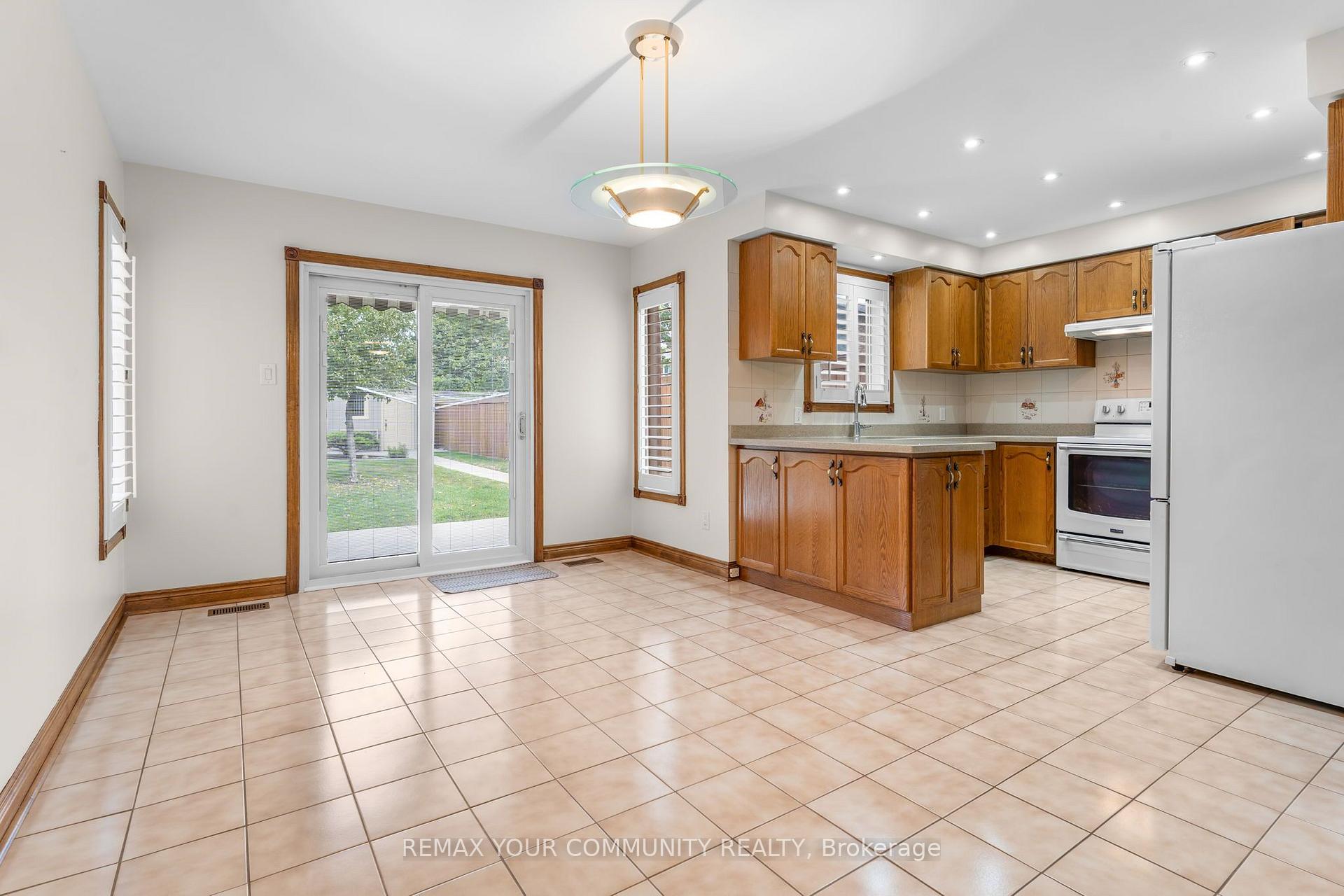 Photo 18 of 4 Tomel Court, Caledon, Bolton West — HOMEH