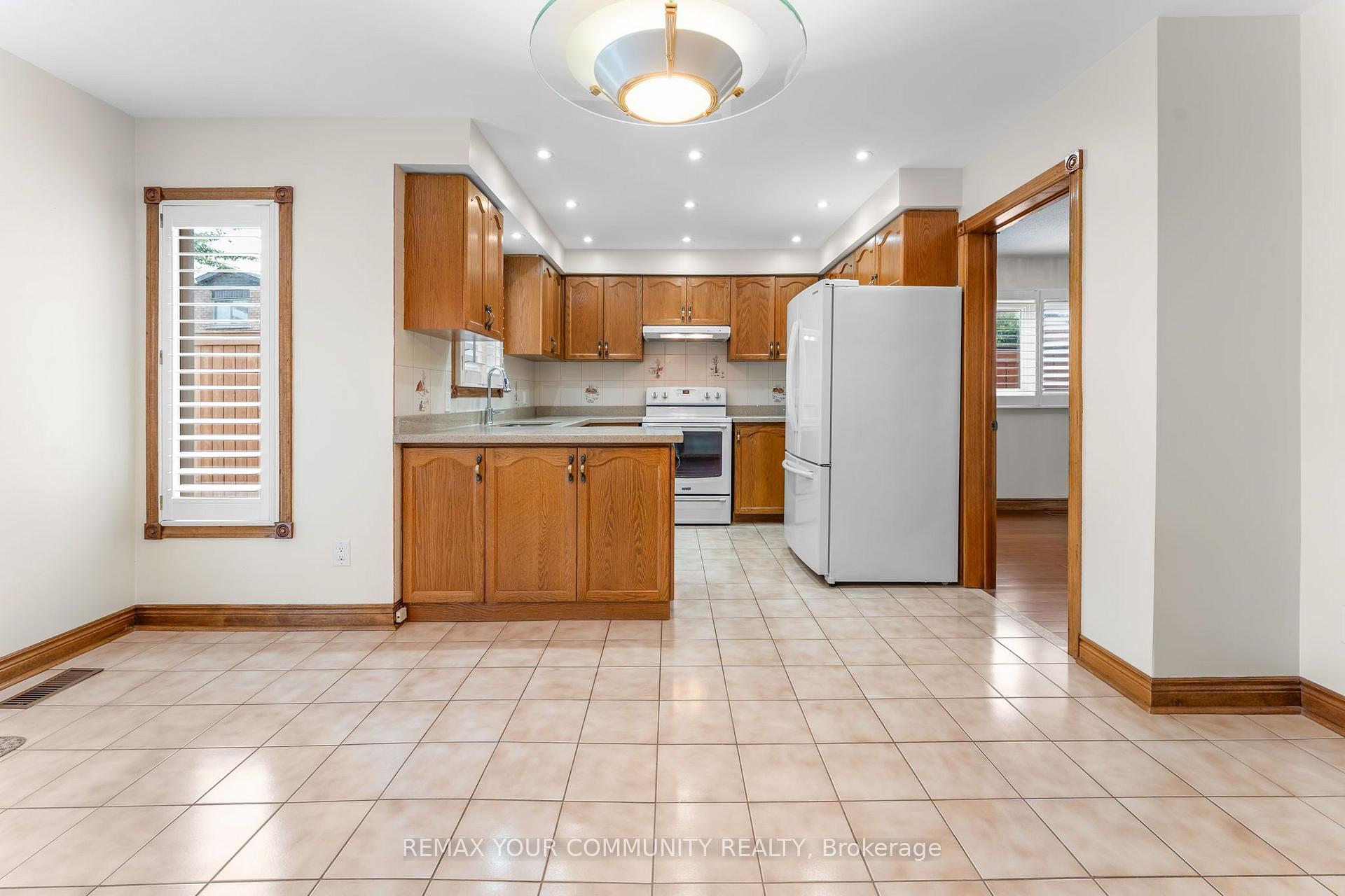Photo 19 of 4 Tomel Court, Caledon, Bolton West — HOMEH