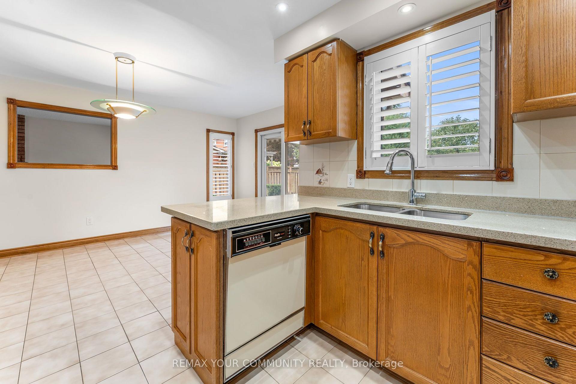 Photo 20 of 4 Tomel Court, Caledon, Bolton West — HOMEH