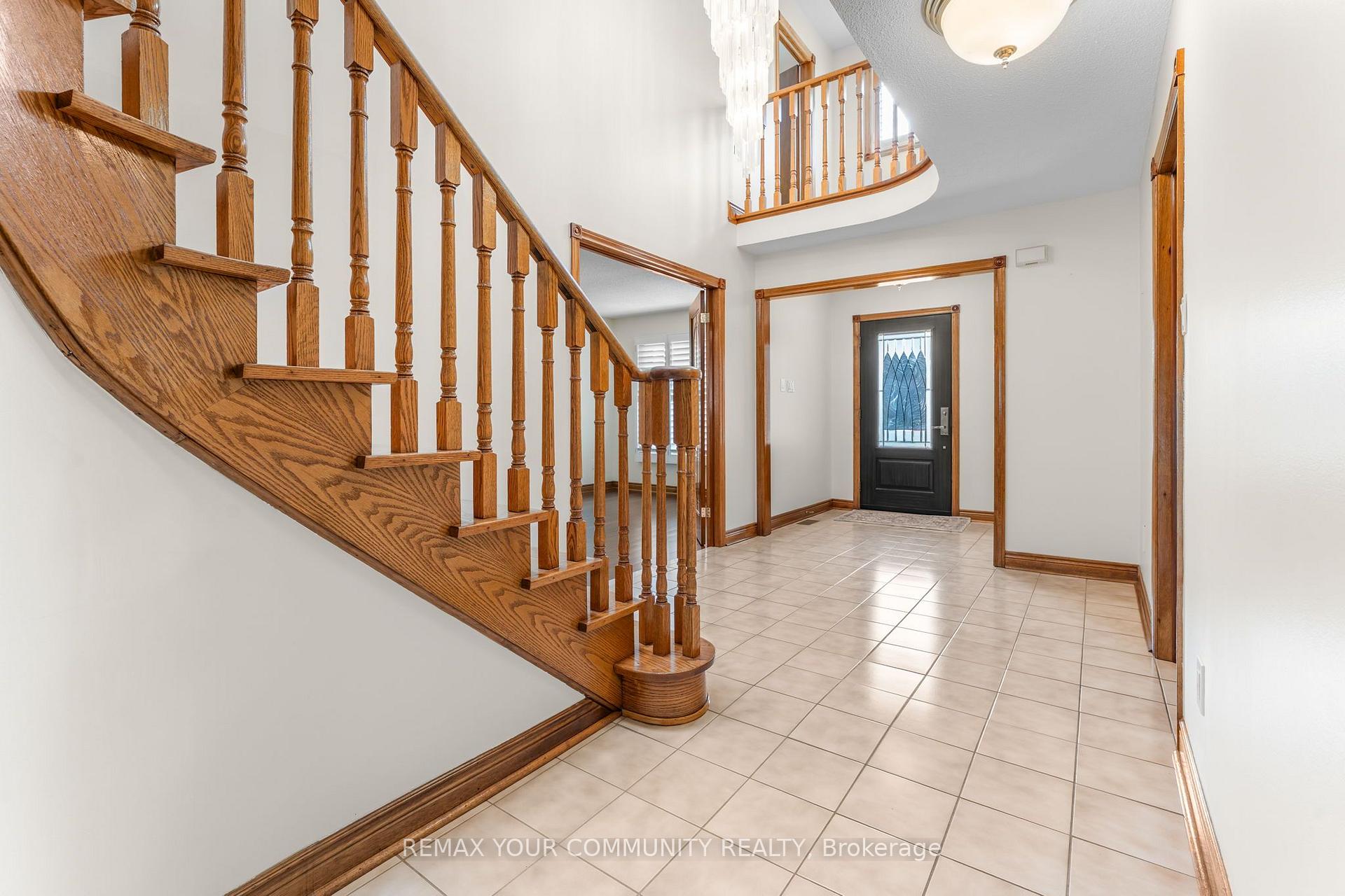 Photo 21 of 4 Tomel Court, Caledon, Bolton West — HOMEH