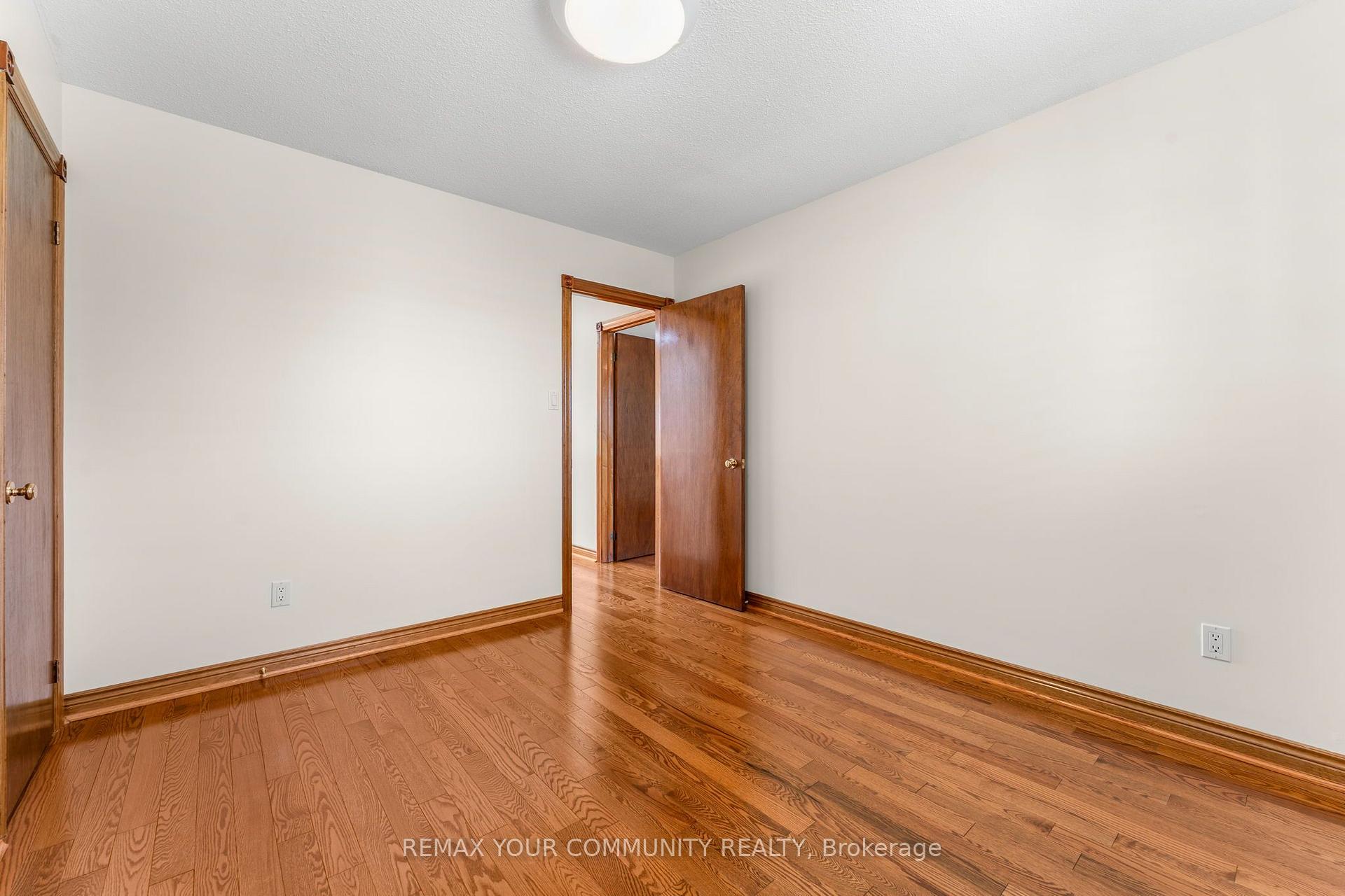 Photo 39 of 4 Tomel Court, Caledon, Bolton West — HOMEH