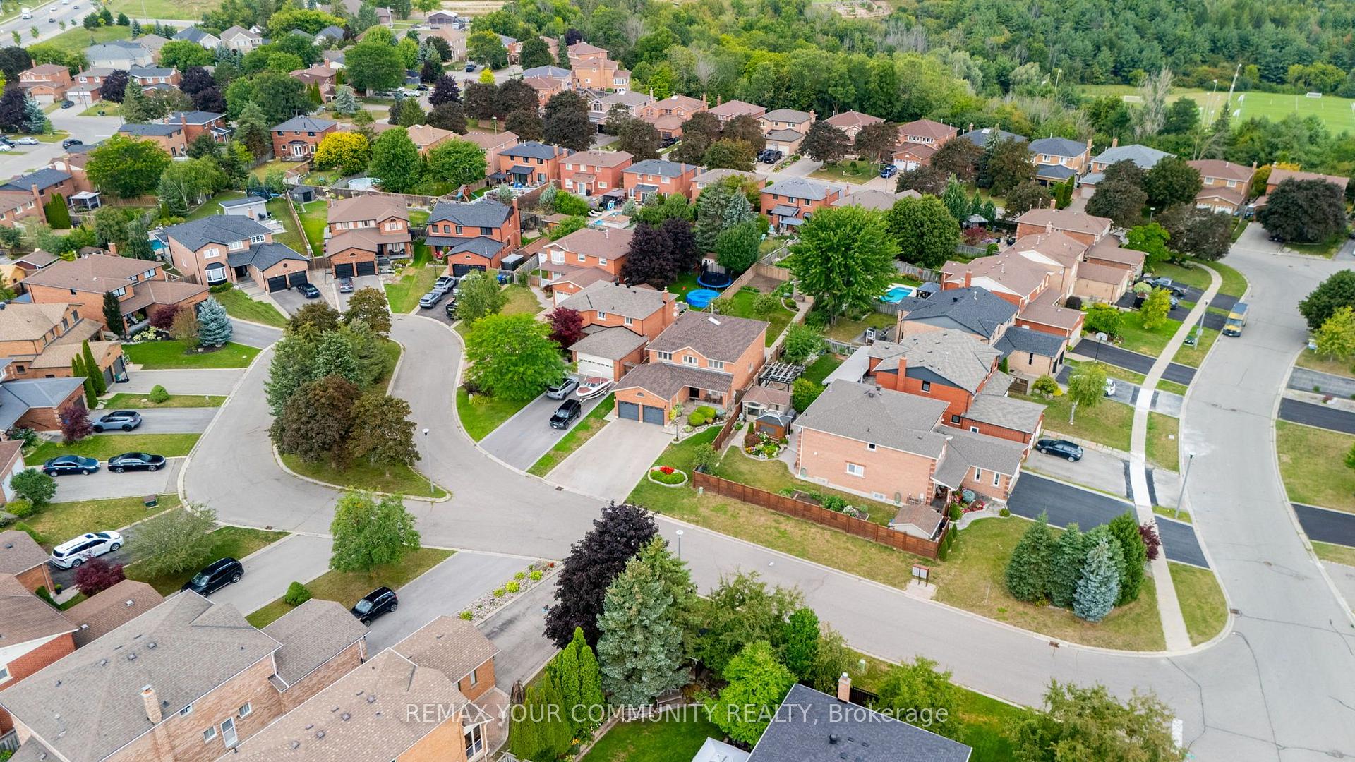 Photo 50 of 4 Tomel Court, Caledon, Bolton West — HOMEH